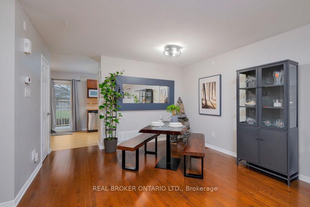 Photo 10 of 392 Galston, Ottawa, Mer Bleue/Bradley Estates/Anderson Park — HOMEH
