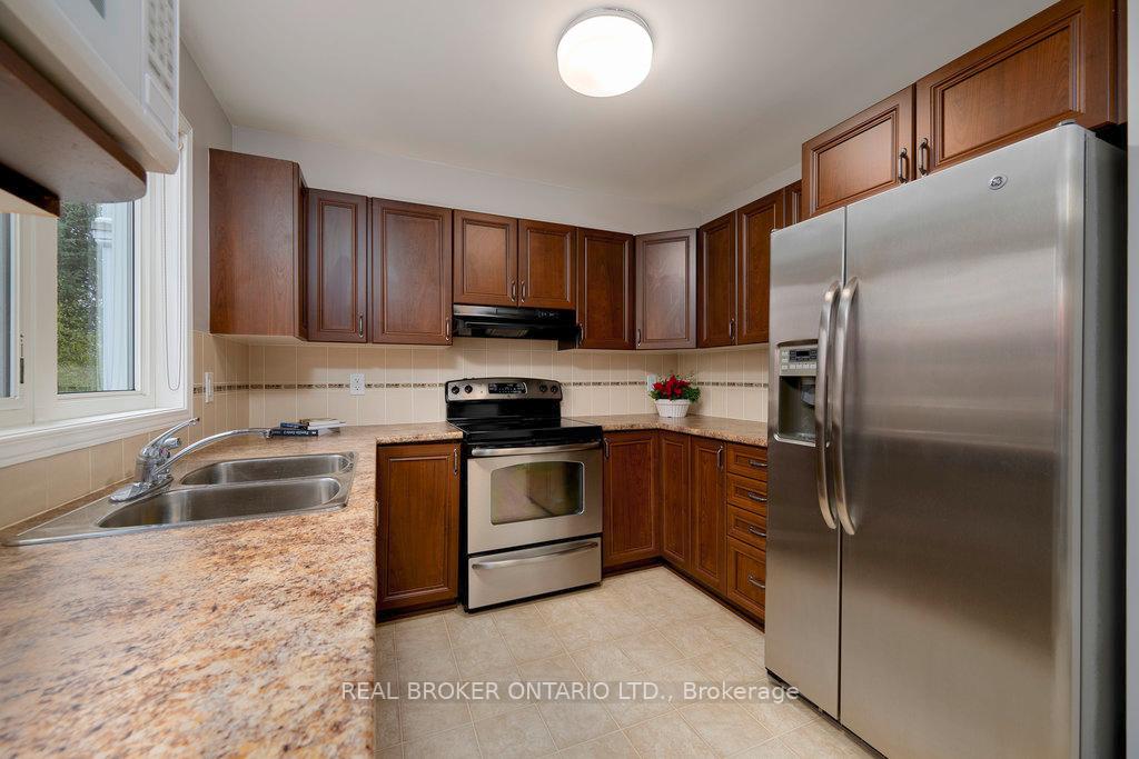 Photo 15 of 392 Galston, Ottawa, Mer Bleue/Bradley Estates/Anderson Park — HOMEH