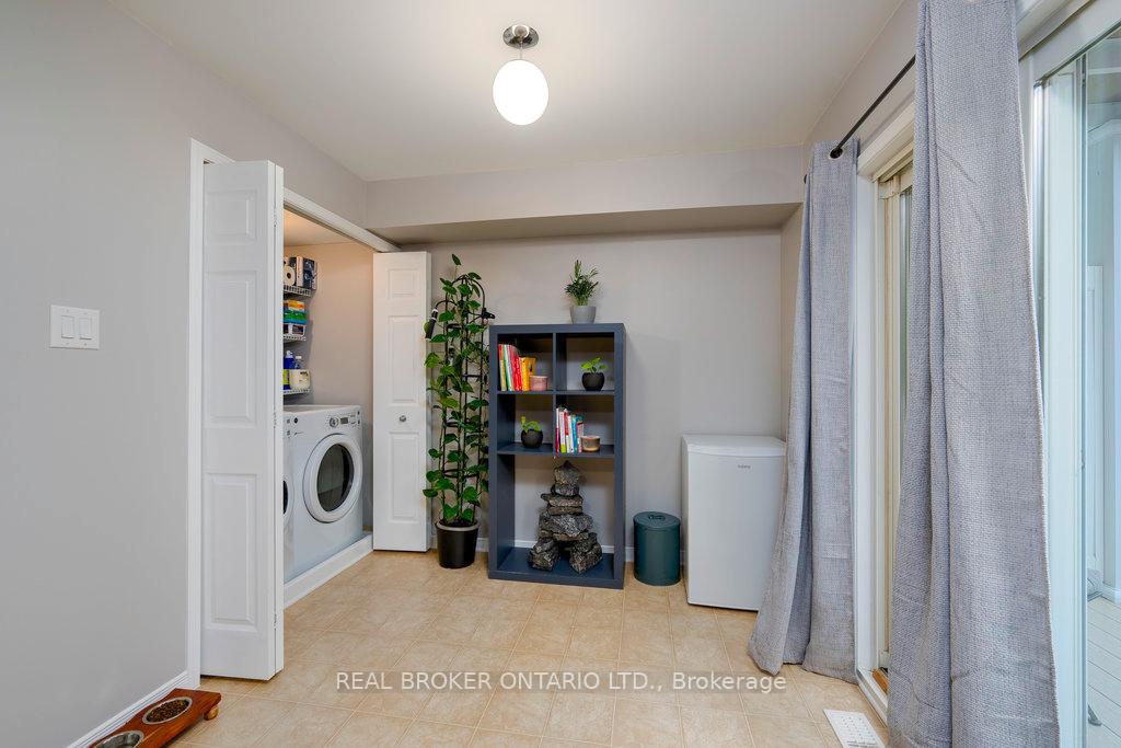Photo 17 of 392 Galston, Ottawa, Mer Bleue/Bradley Estates/Anderson Park — HOMEH
