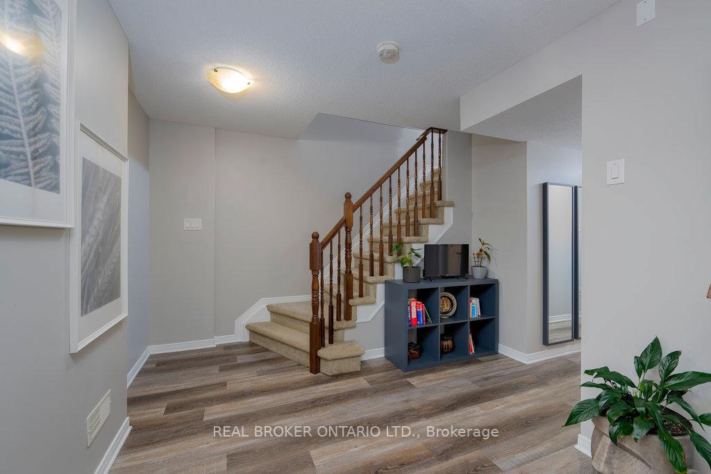 Photo 20 of 392 Galston, Ottawa, Mer Bleue/Bradley Estates/Anderson Park — HOMEH