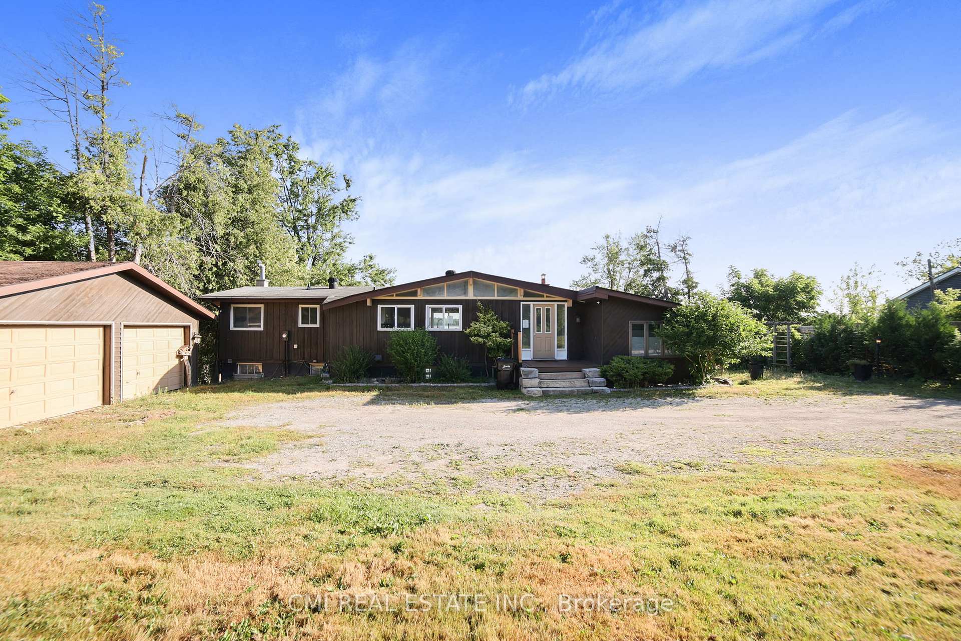 Photo 6 of 54 Little Lake Drive, Barrie, Little Lake — HOMEH