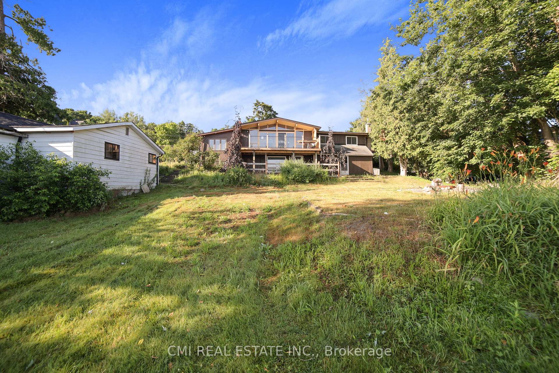 Photo 38 of 54 Little Lake Drive, Barrie, Little Lake — HOMEH