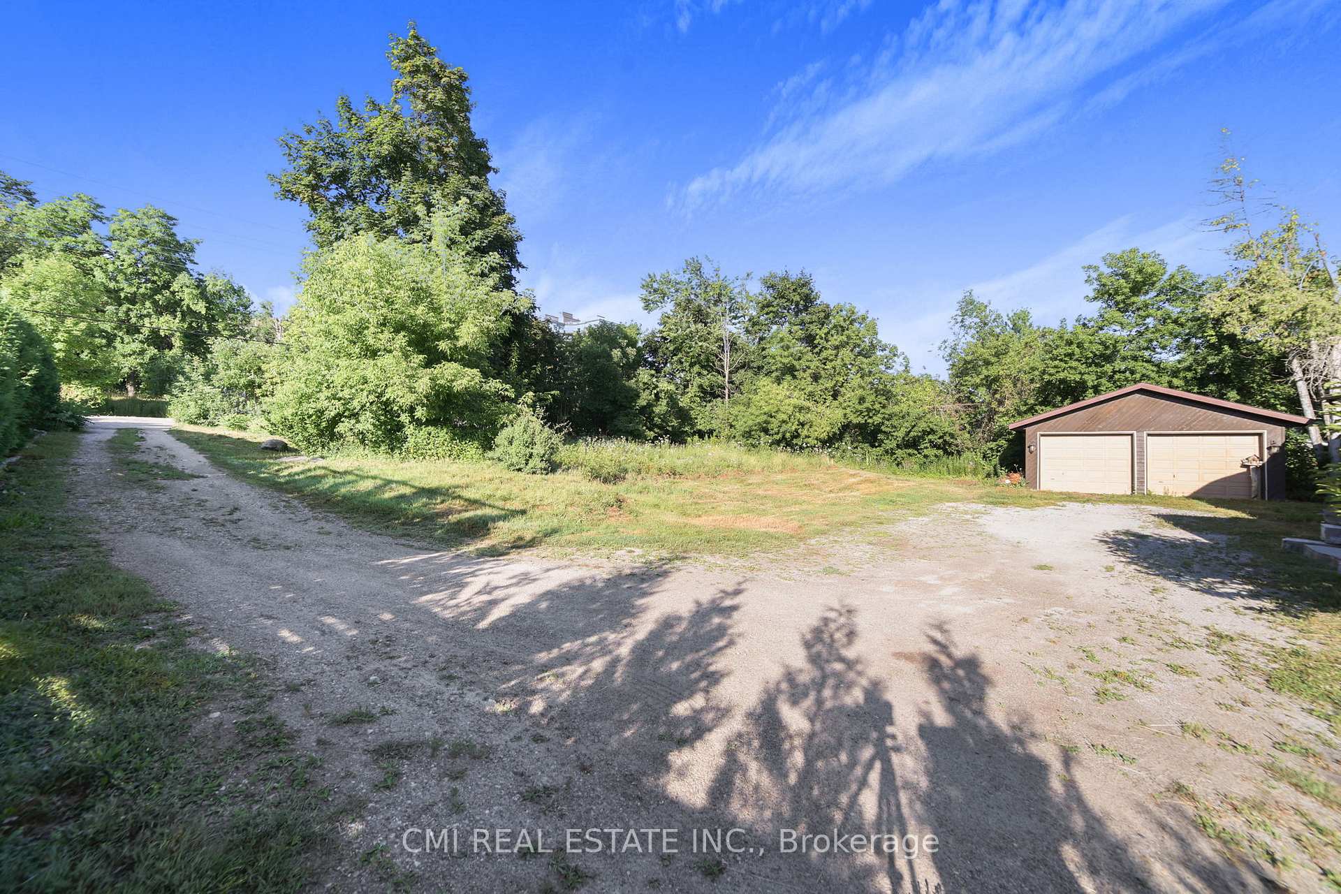 Photo 36 of 54 Little Lake Drive, Barrie, Little Lake — HOMEH