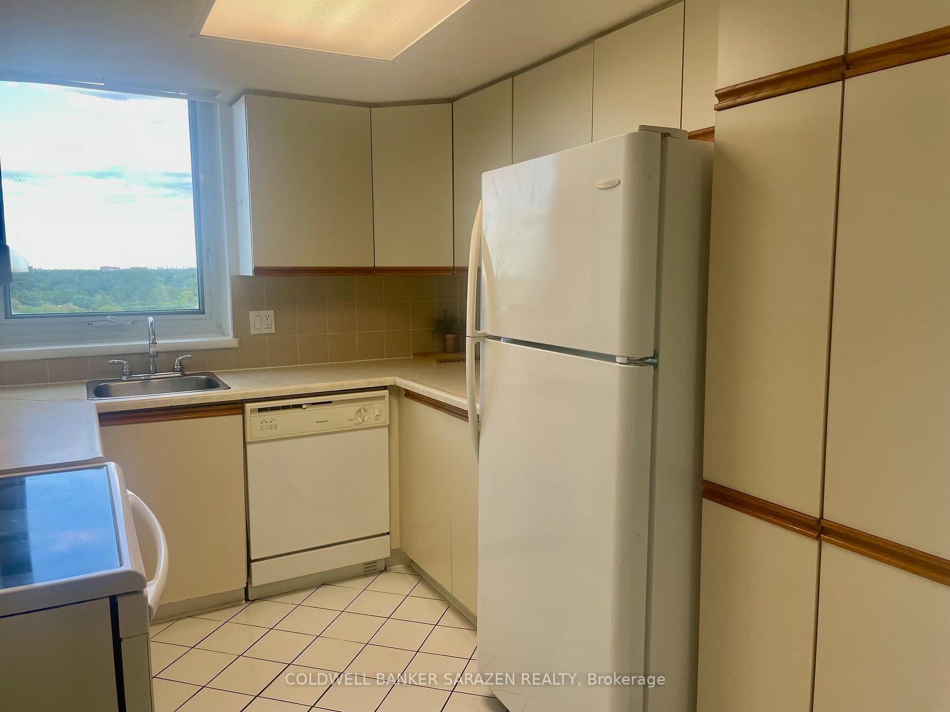 Photo 10 of Unit 1215, 80 Sandcastle Drive, Ottawa, Leslie Park — HOMEH