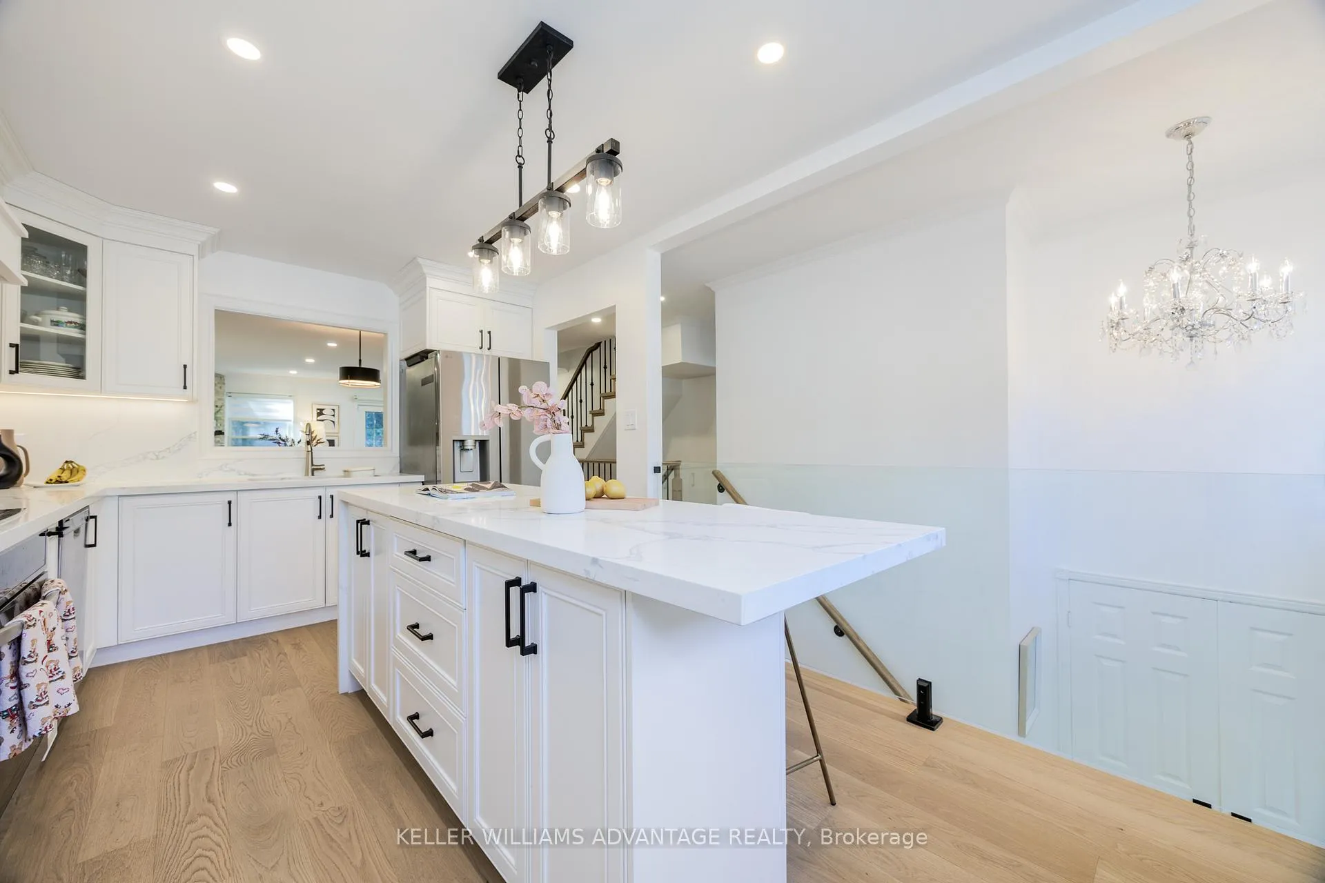 Photo 3 of 129 Confederation Way, Markham, Thornhill — HOMEH