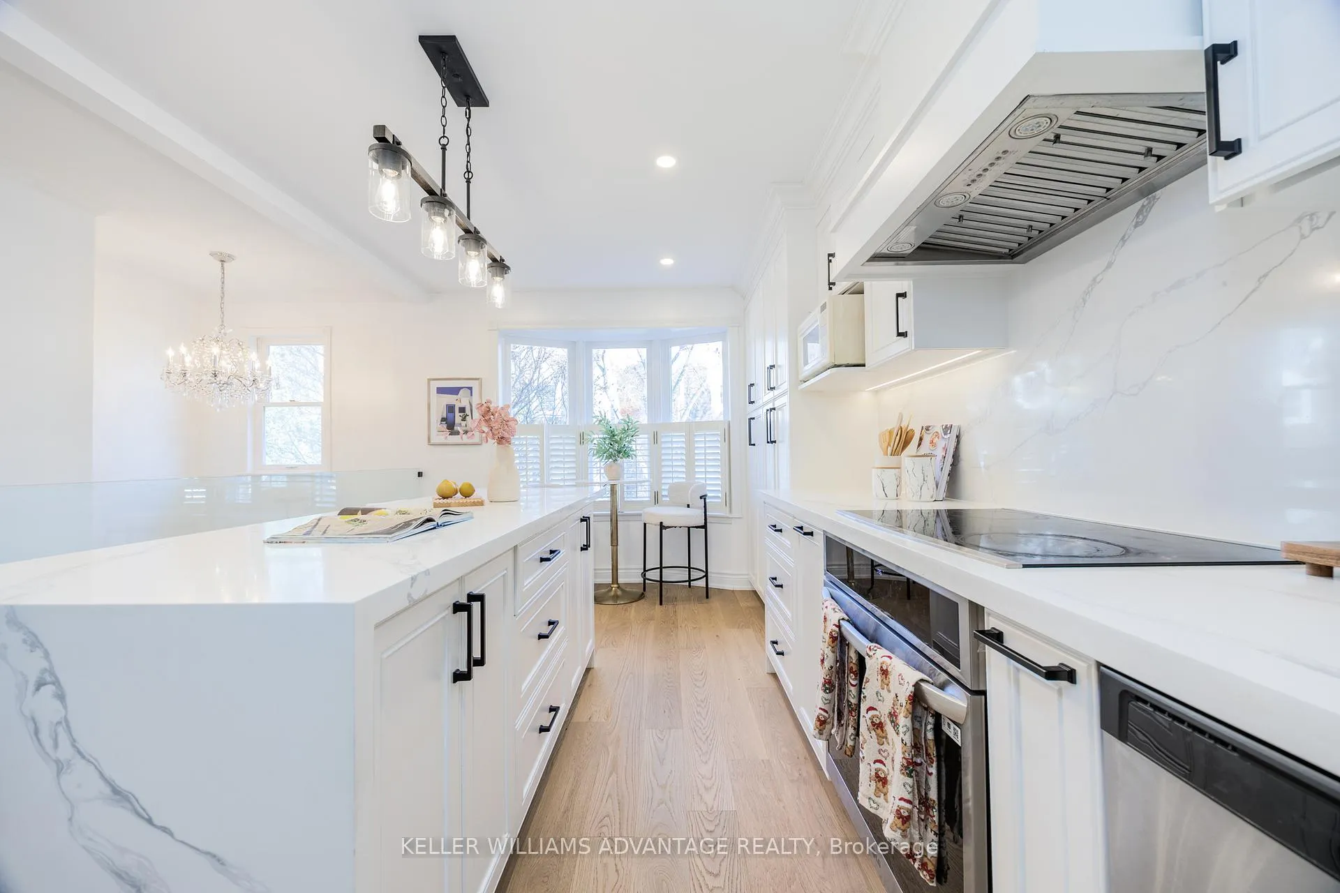 Photo 4 of 129 Confederation Way, Markham, Thornhill — HOMEH