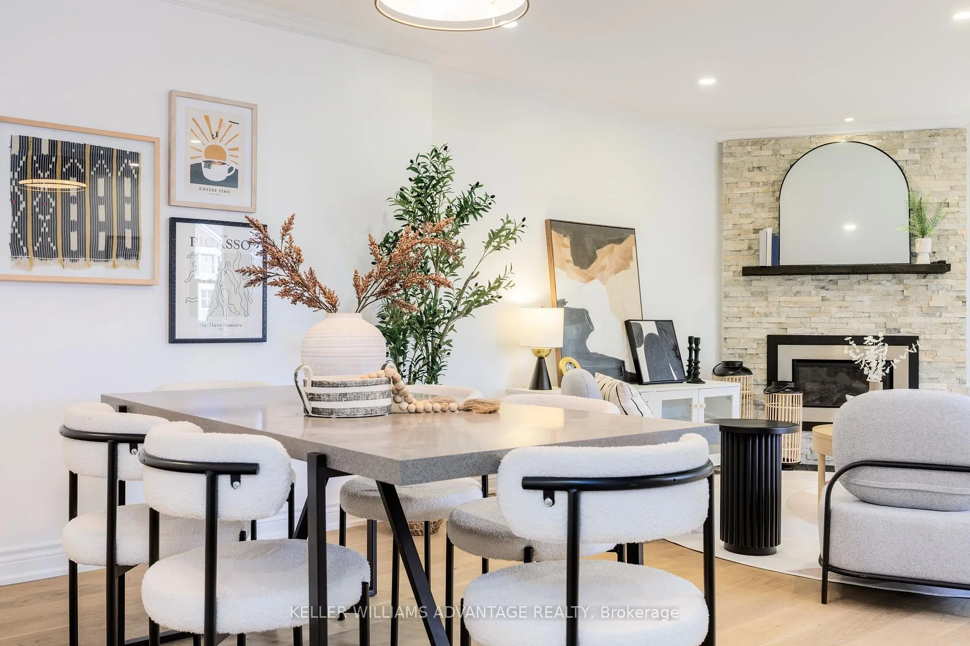 Photo 9 of 129 Confederation Way, Markham, Thornhill — HOMEH