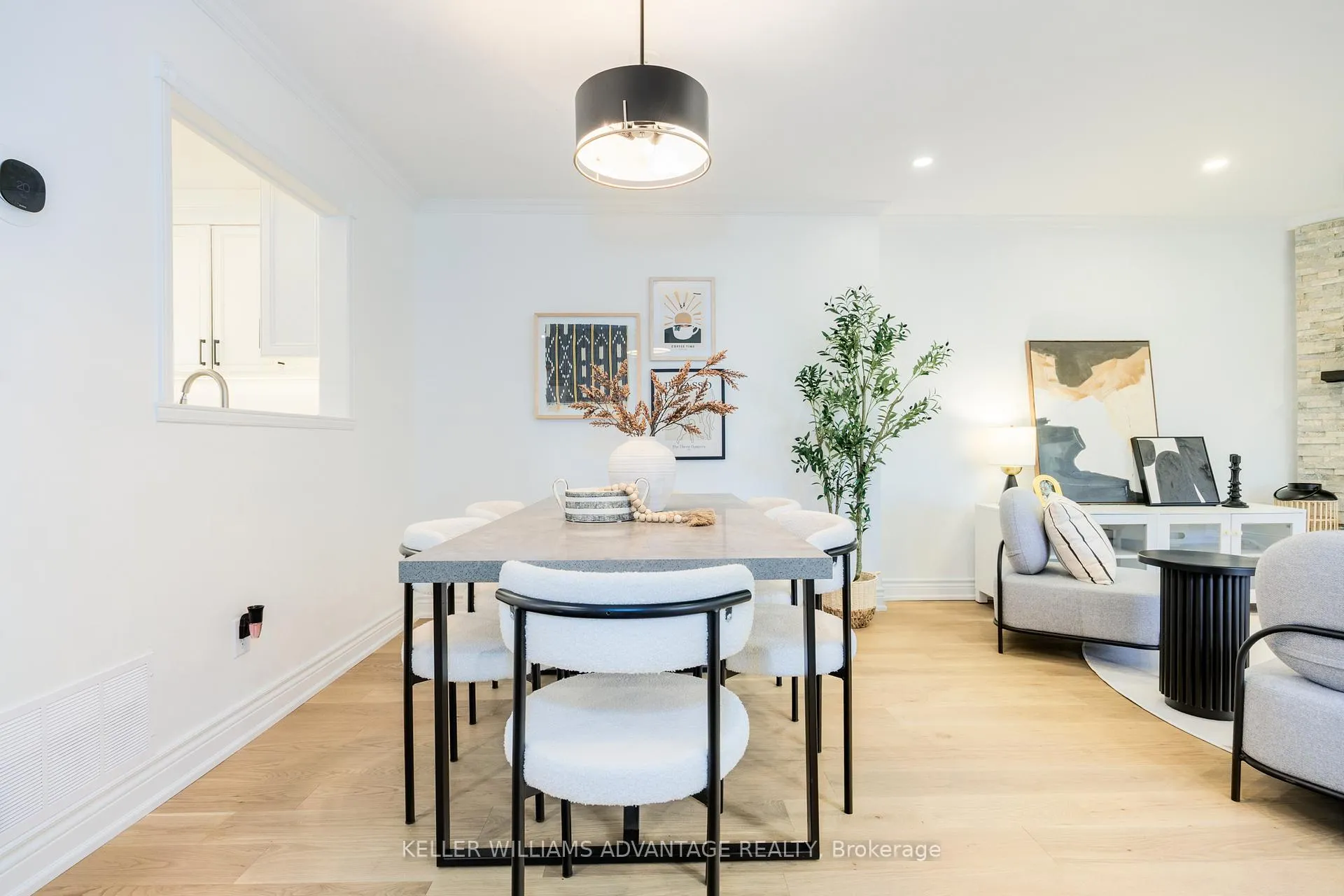 Photo 10 of 129 Confederation Way, Markham, Thornhill — HOMEH