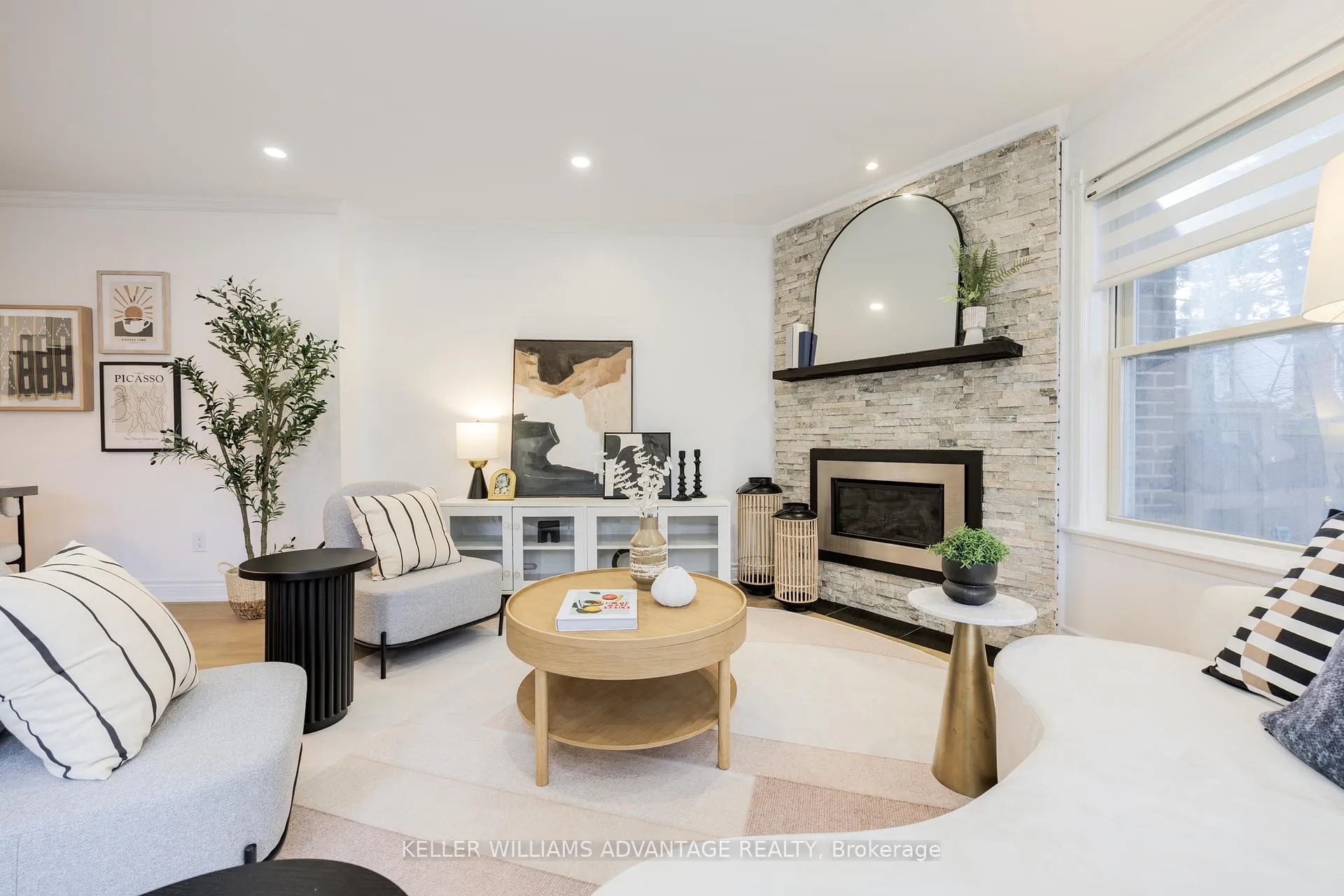 Photo 13 of 129 Confederation Way, Markham, Thornhill — HOMEH
