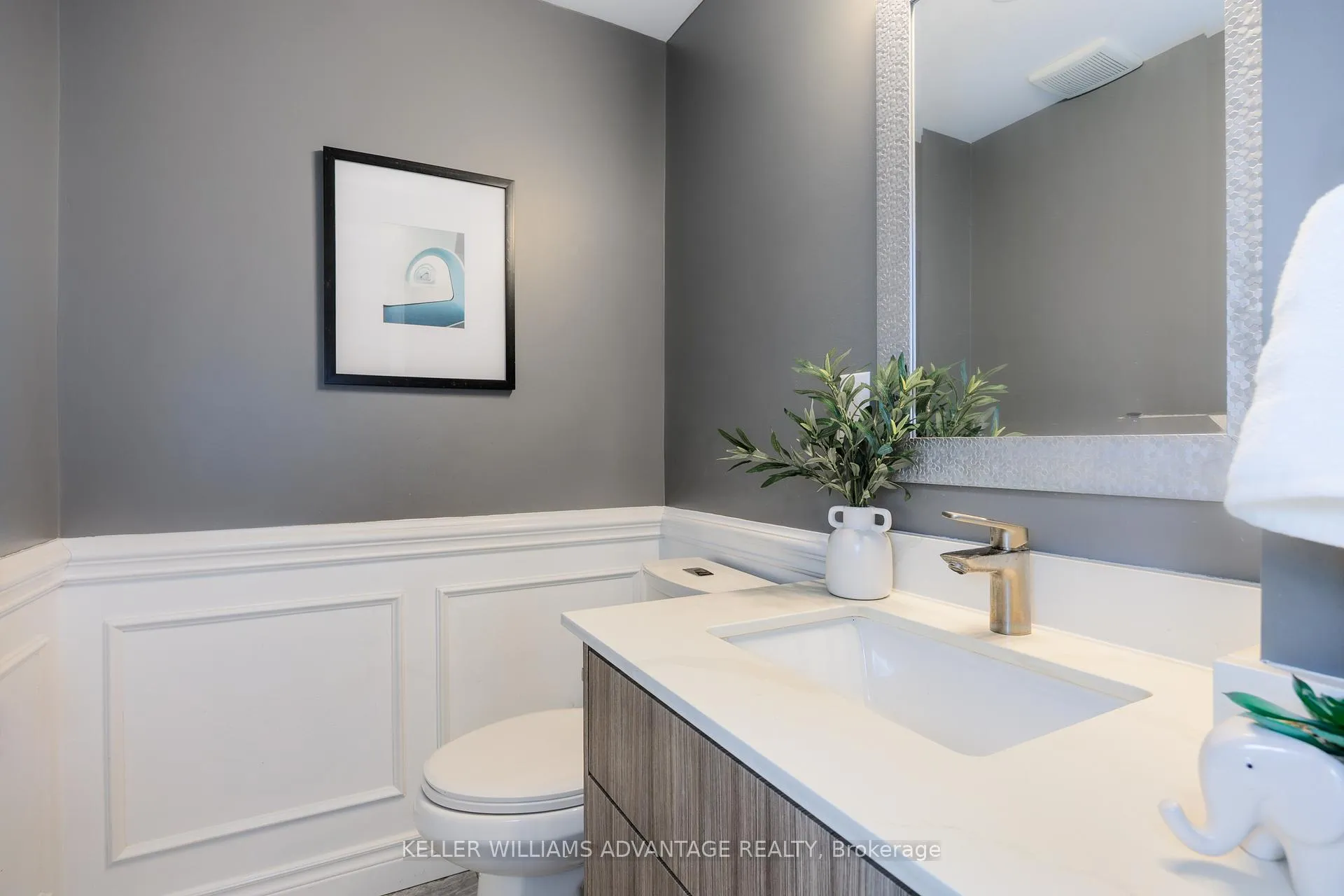 Photo 16 of 129 Confederation Way, Markham, Thornhill — HOMEH