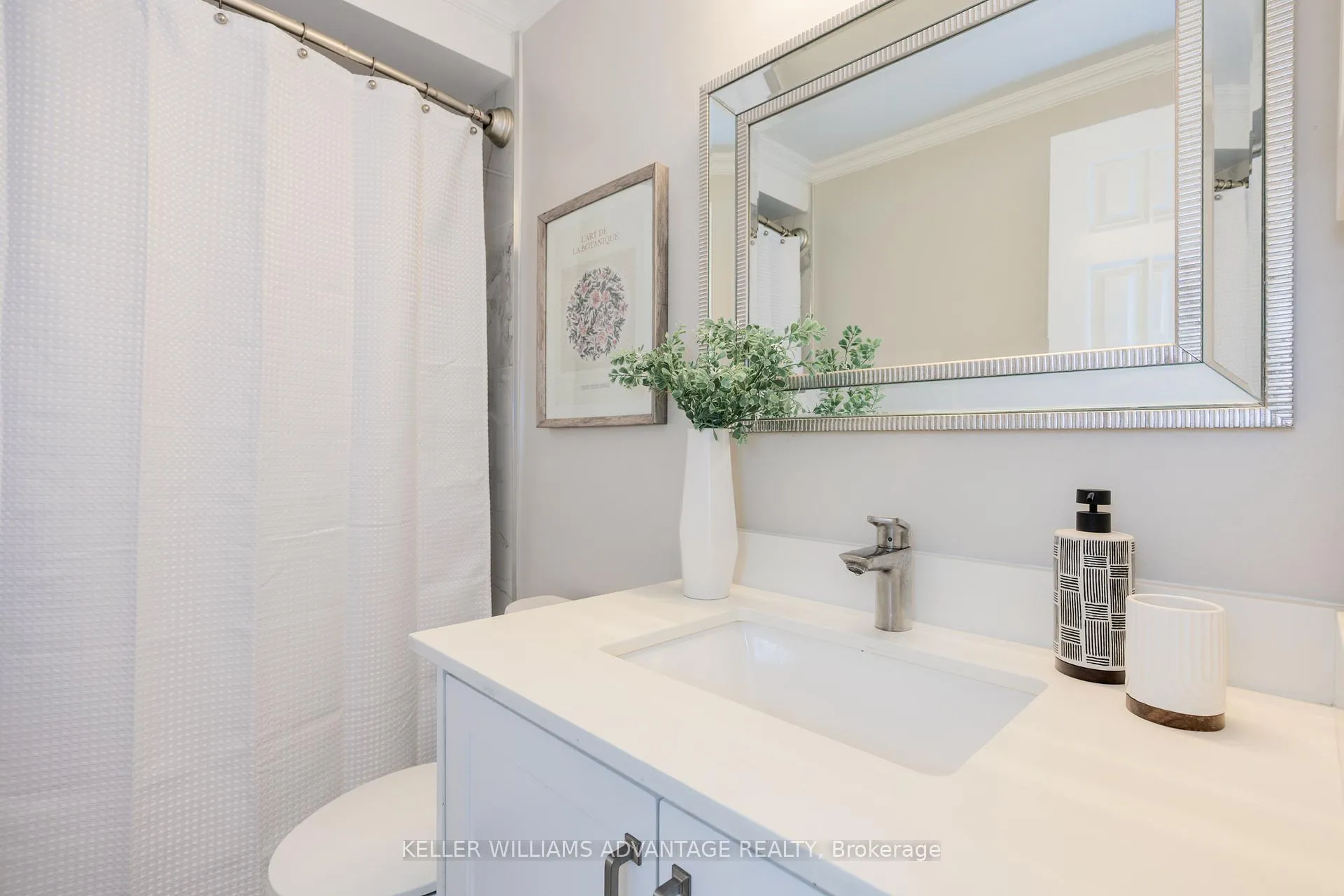 Photo 26 of 129 Confederation Way, Markham, Thornhill — HOMEH