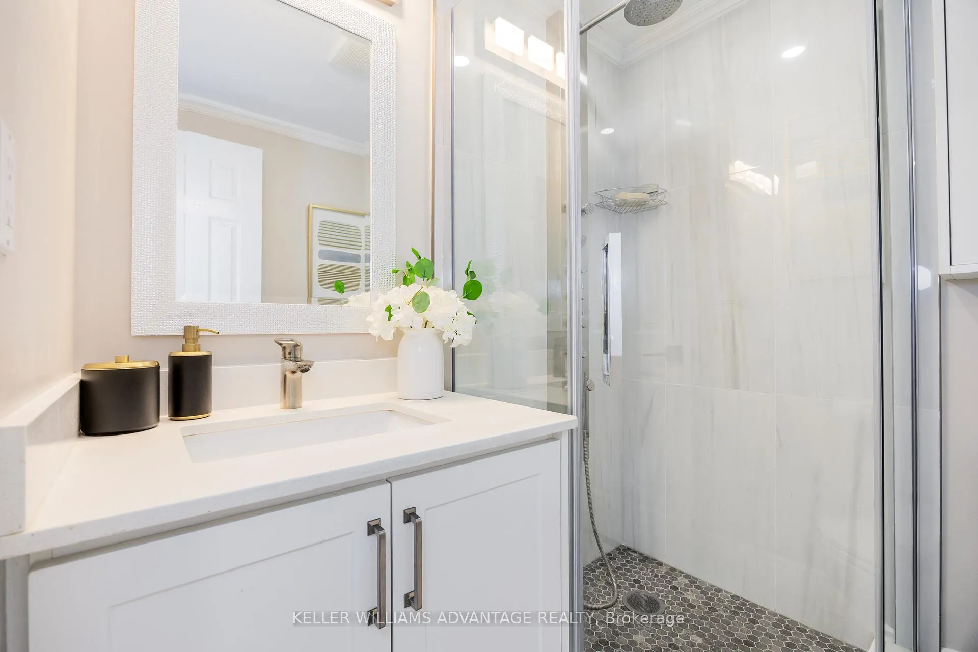 Photo 32 of 129 Confederation Way, Markham, Thornhill — HOMEH