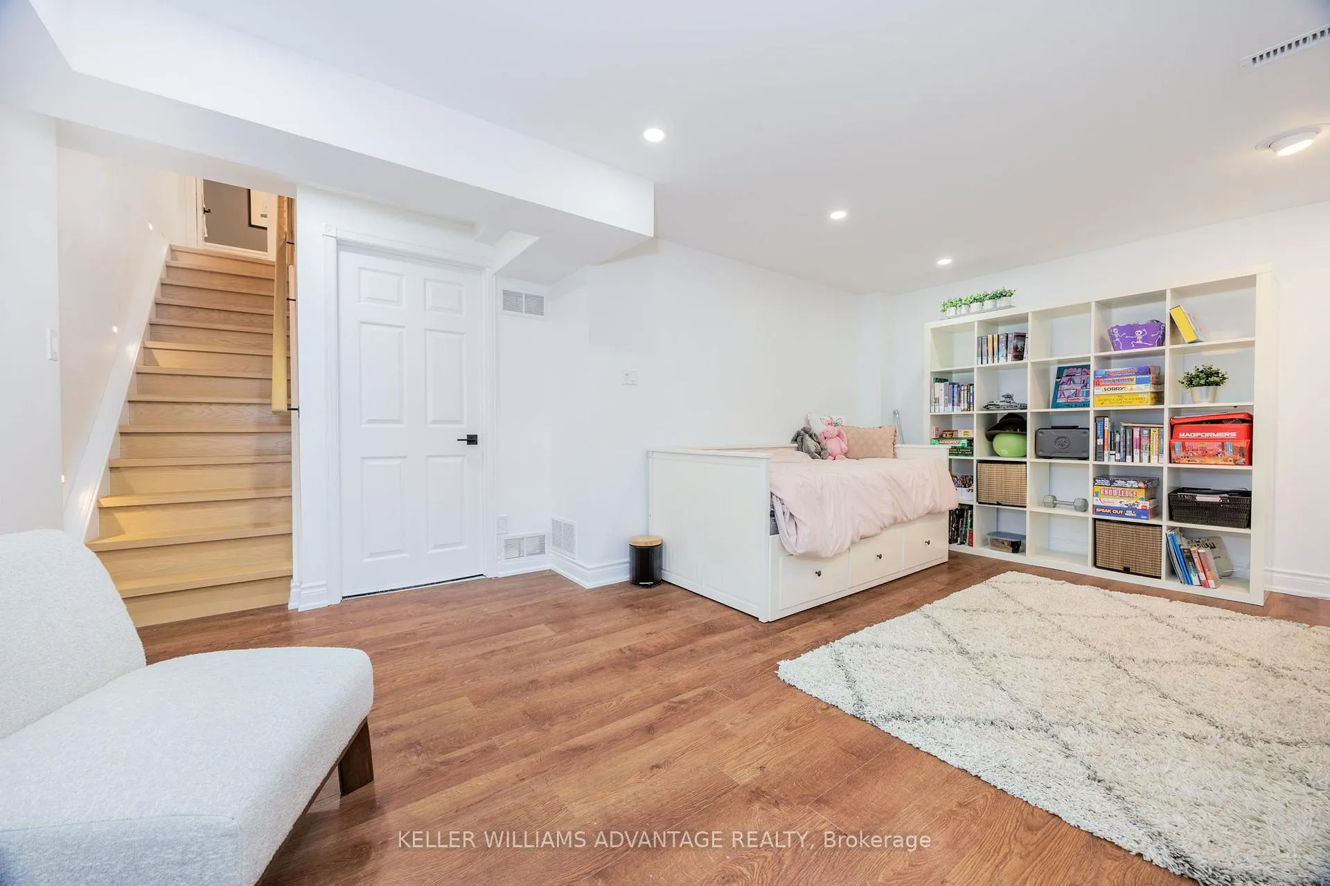 Photo 35 of 129 Confederation Way, Markham, Thornhill — HOMEH