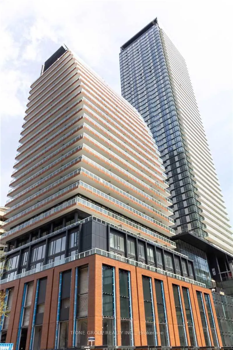 Front of Unit 912, 18 Maitland Terrace