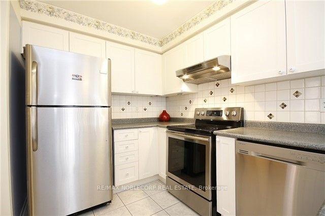 Photo 5 of 18 Silvervalley Drive, Caledon, Bolton North — HOMEH