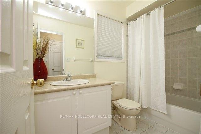 Photo 7 of 18 Silvervalley Drive, Caledon, Bolton North — HOMEH