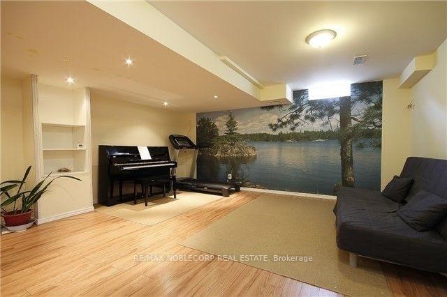 Photo 9 of 18 Silvervalley Drive, Caledon, Bolton North — HOMEH