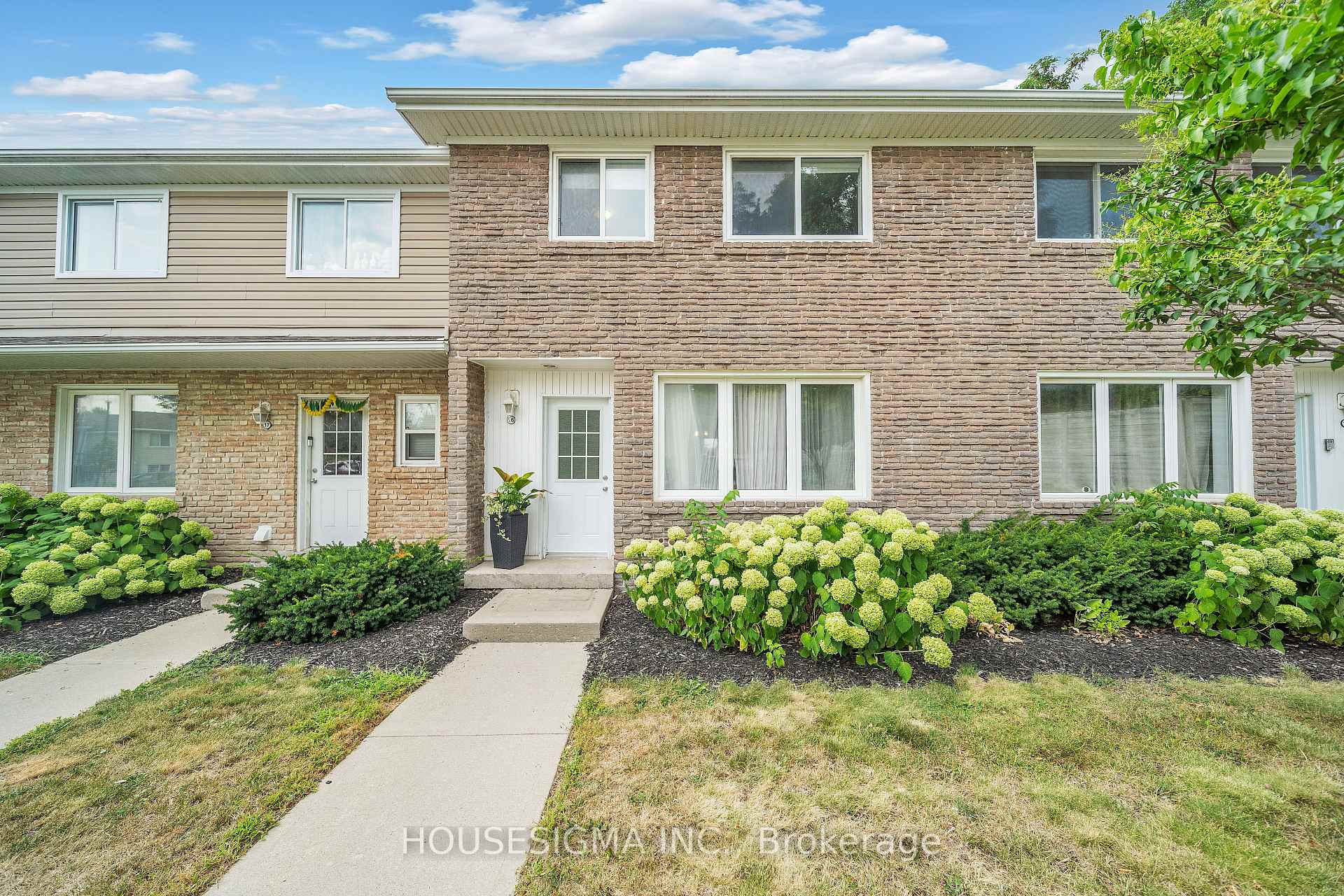Photo 5 of Unit 16, 50 Westmount Road W, Kitchener — HOMEH