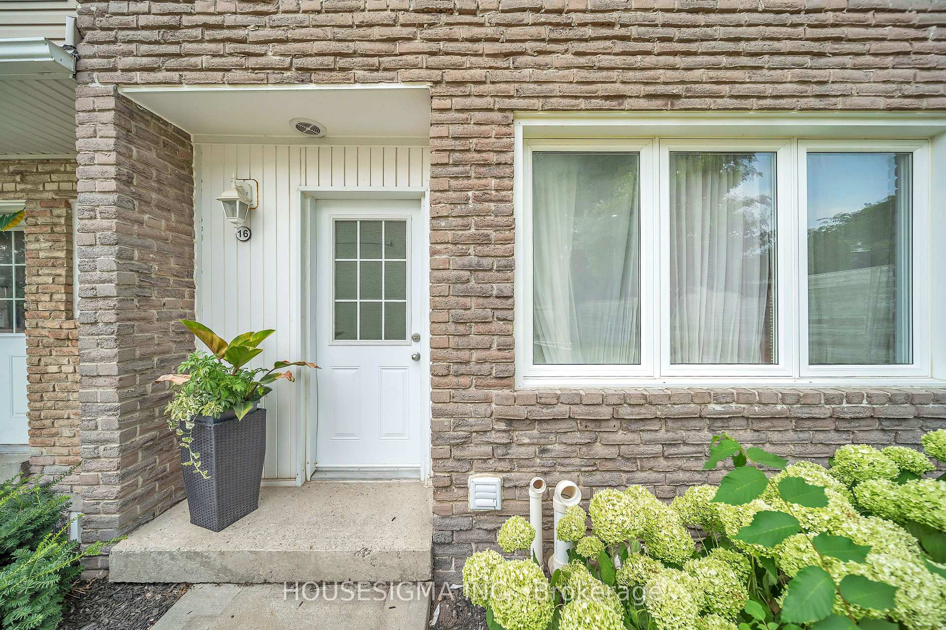 Photo 6 of Unit 16, 50 Westmount Road W, Kitchener — HOMEH