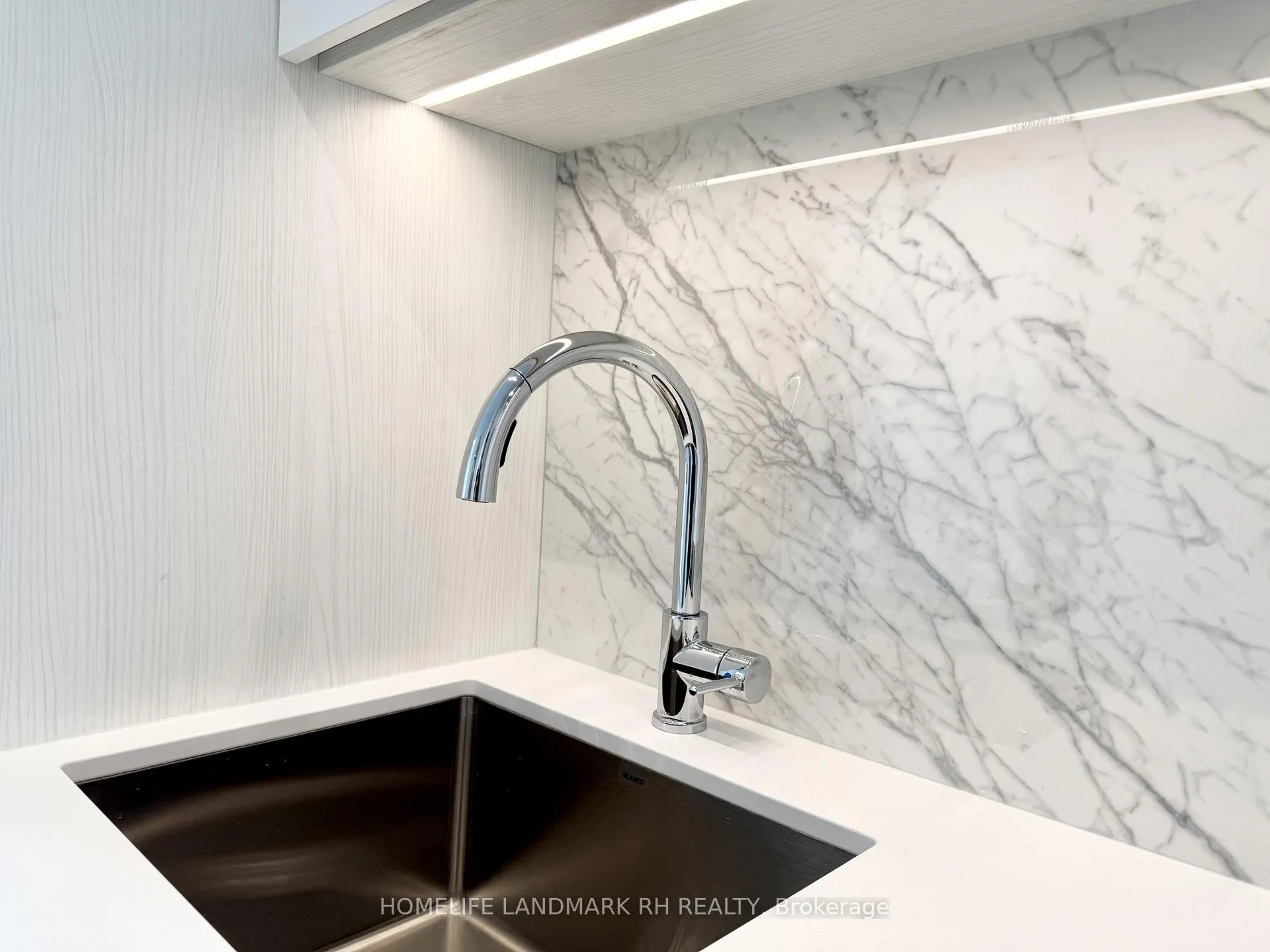 Photo 8 of Unit 4910, 8 Interchange Way, Vaughan, Vaughan Corporate Centre — HOMEH