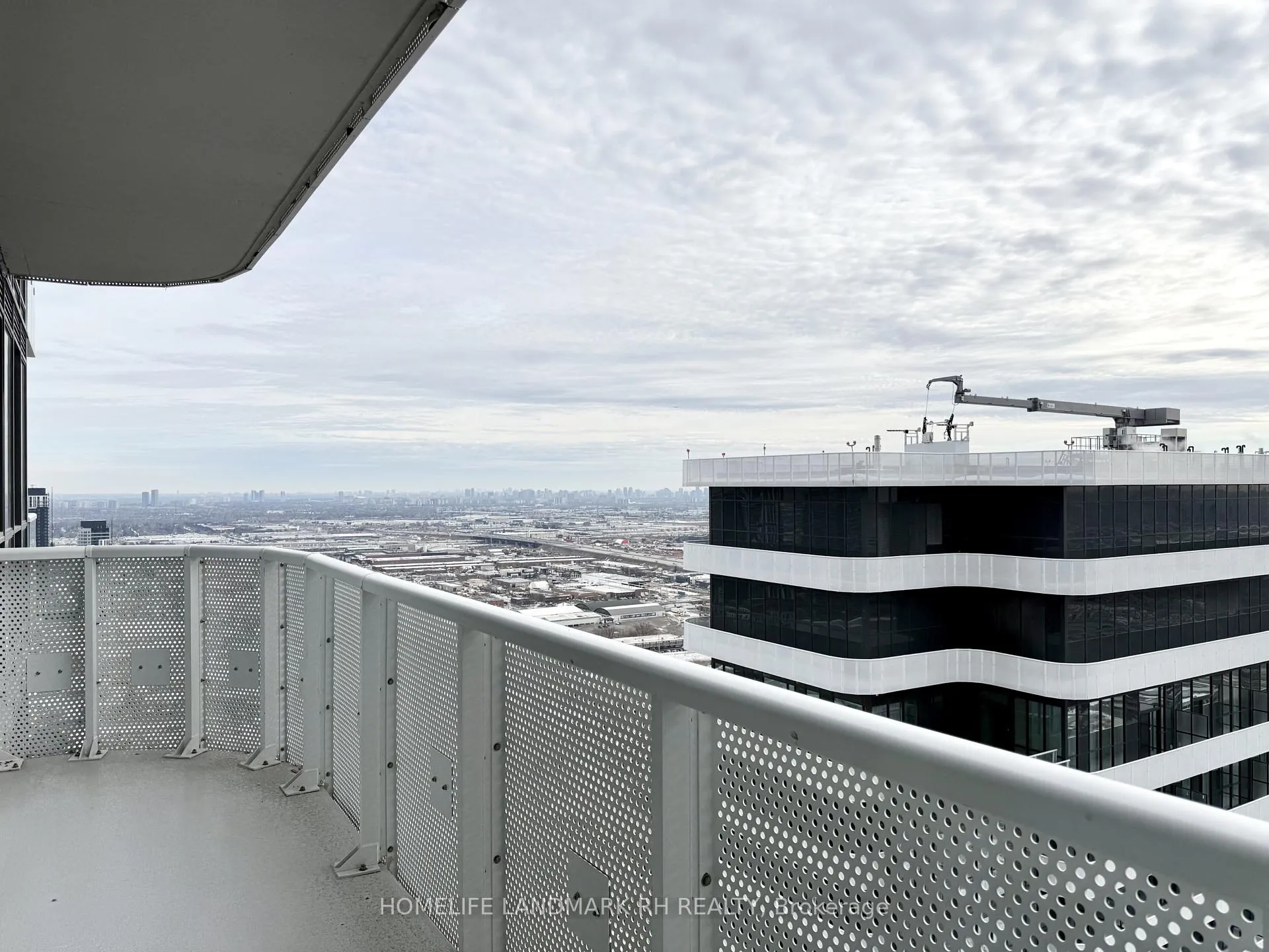 Photo 10 of Unit 4910, 8 Interchange Way, Vaughan, Vaughan Corporate Centre — HOMEH