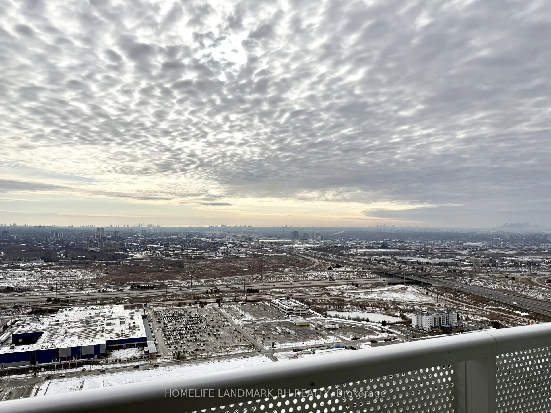 Photo 11 of Unit 4910, 8 Interchange Way, Vaughan, Vaughan Corporate Centre — HOMEH