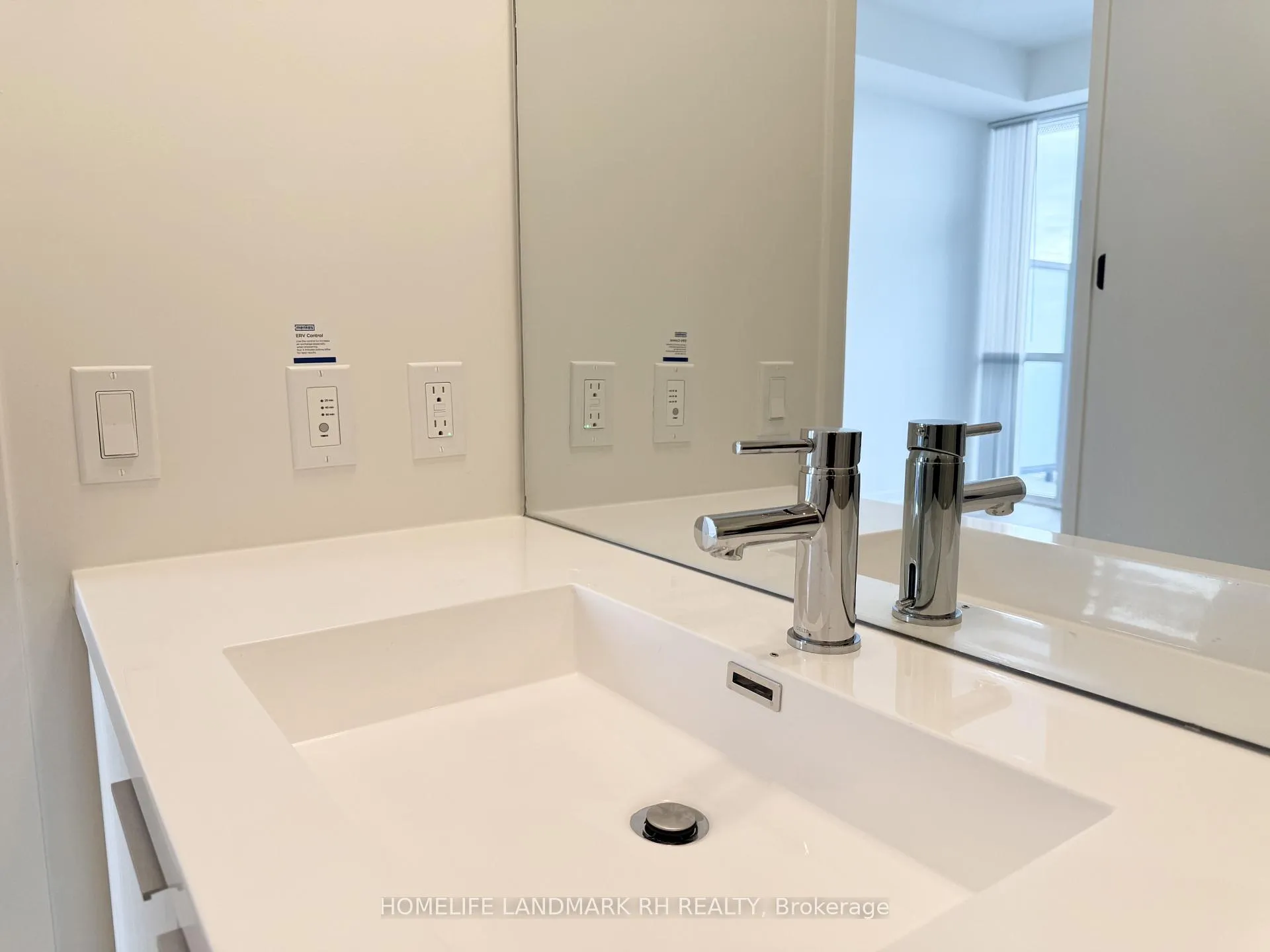 Photo 16 of Unit 4910, 8 Interchange Way, Vaughan, Vaughan Corporate Centre — HOMEH