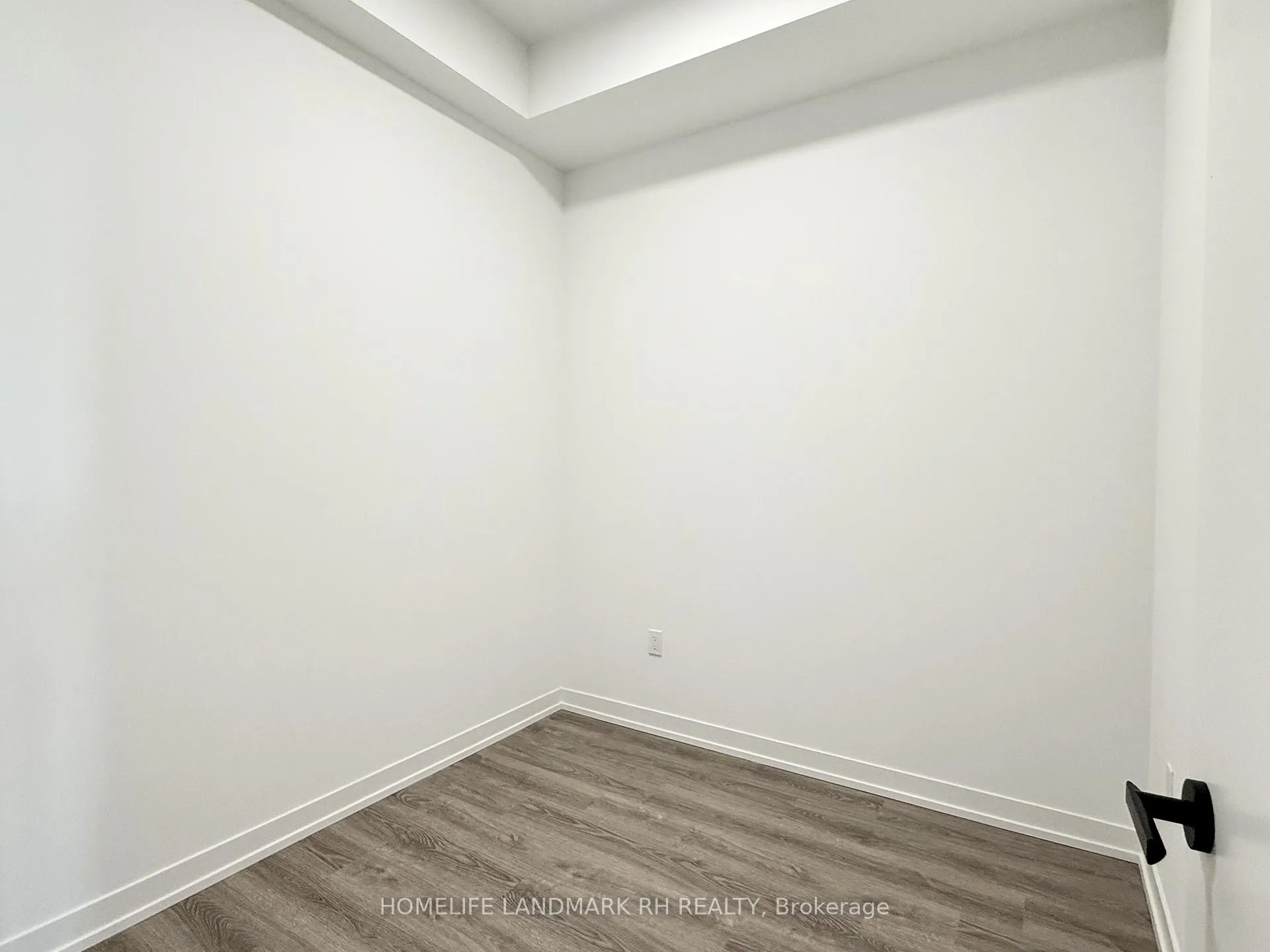 Photo 18 of Unit 4910, 8 Interchange Way, Vaughan, Vaughan Corporate Centre — HOMEH