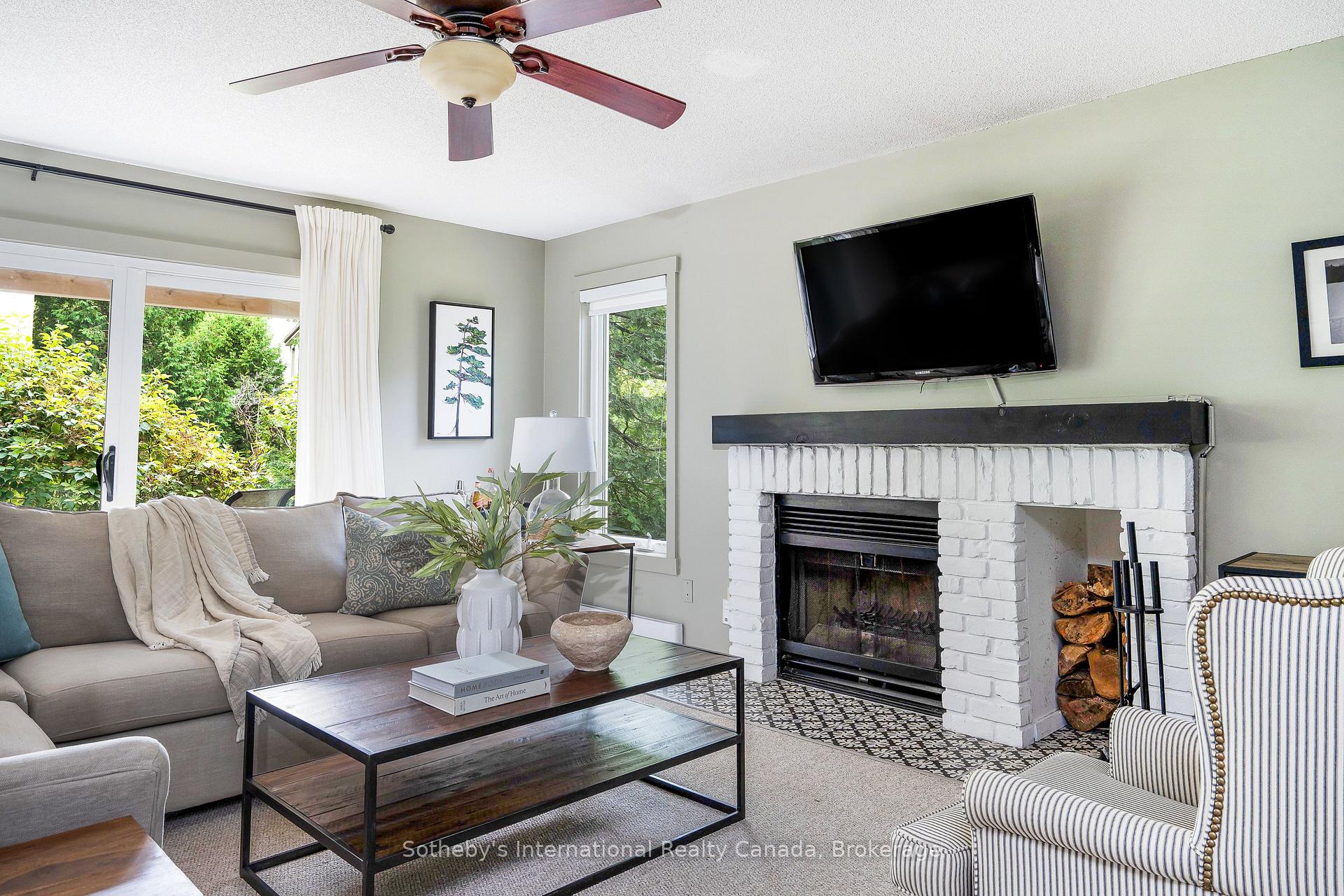 Photo 7 of 562 Oxbow Crescent, Collingwood — HOMEH