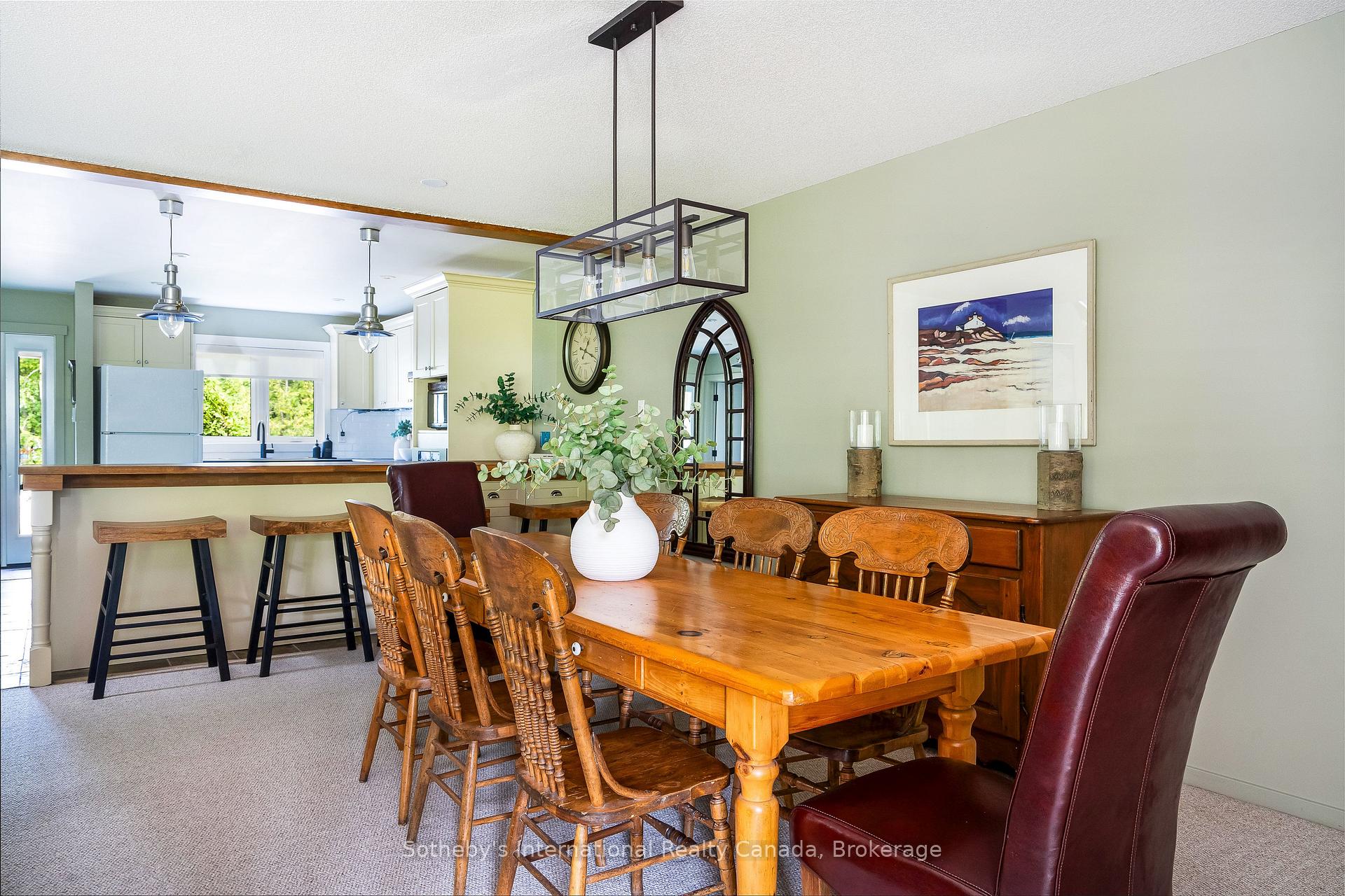 Photo 11 of 562 Oxbow Crescent, Collingwood — HOMEH