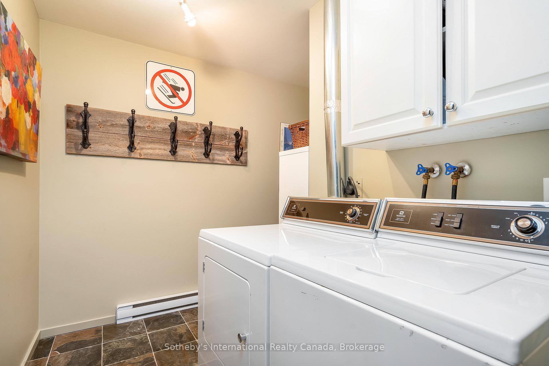 Photo 14 of 562 Oxbow Crescent, Collingwood — HOMEH