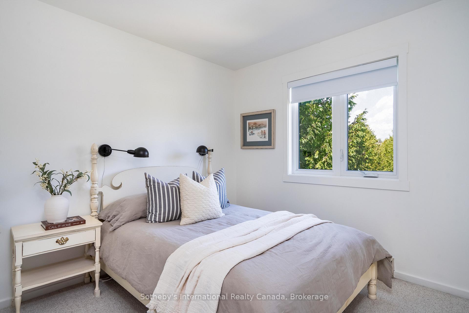 Photo 23 of 562 Oxbow Crescent, Collingwood — HOMEH