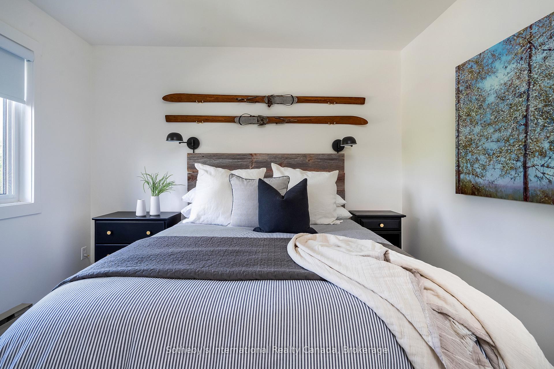 Photo 24 of 562 Oxbow Crescent, Collingwood — HOMEH