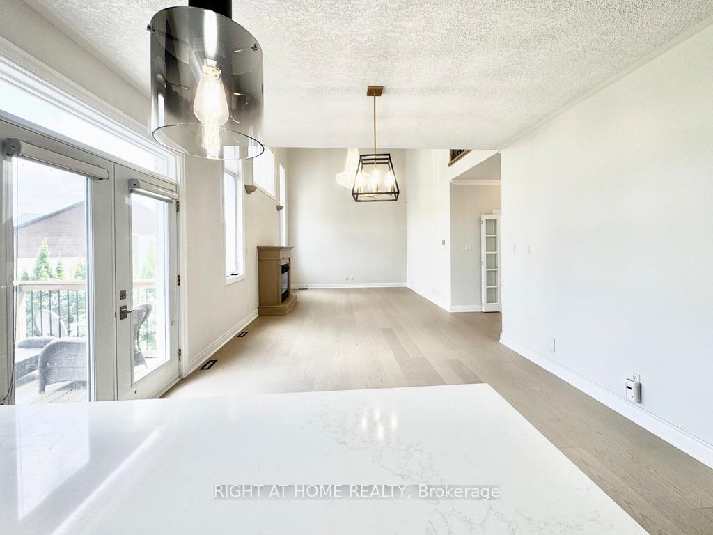 Photo 3 of Unit Upper, 9 Margaret Drive, Barrie, East Bayfield — HOMEH