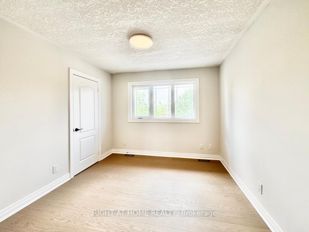 Photo 16 of Unit Upper, 9 Margaret Drive, Barrie, East Bayfield — HOMEH