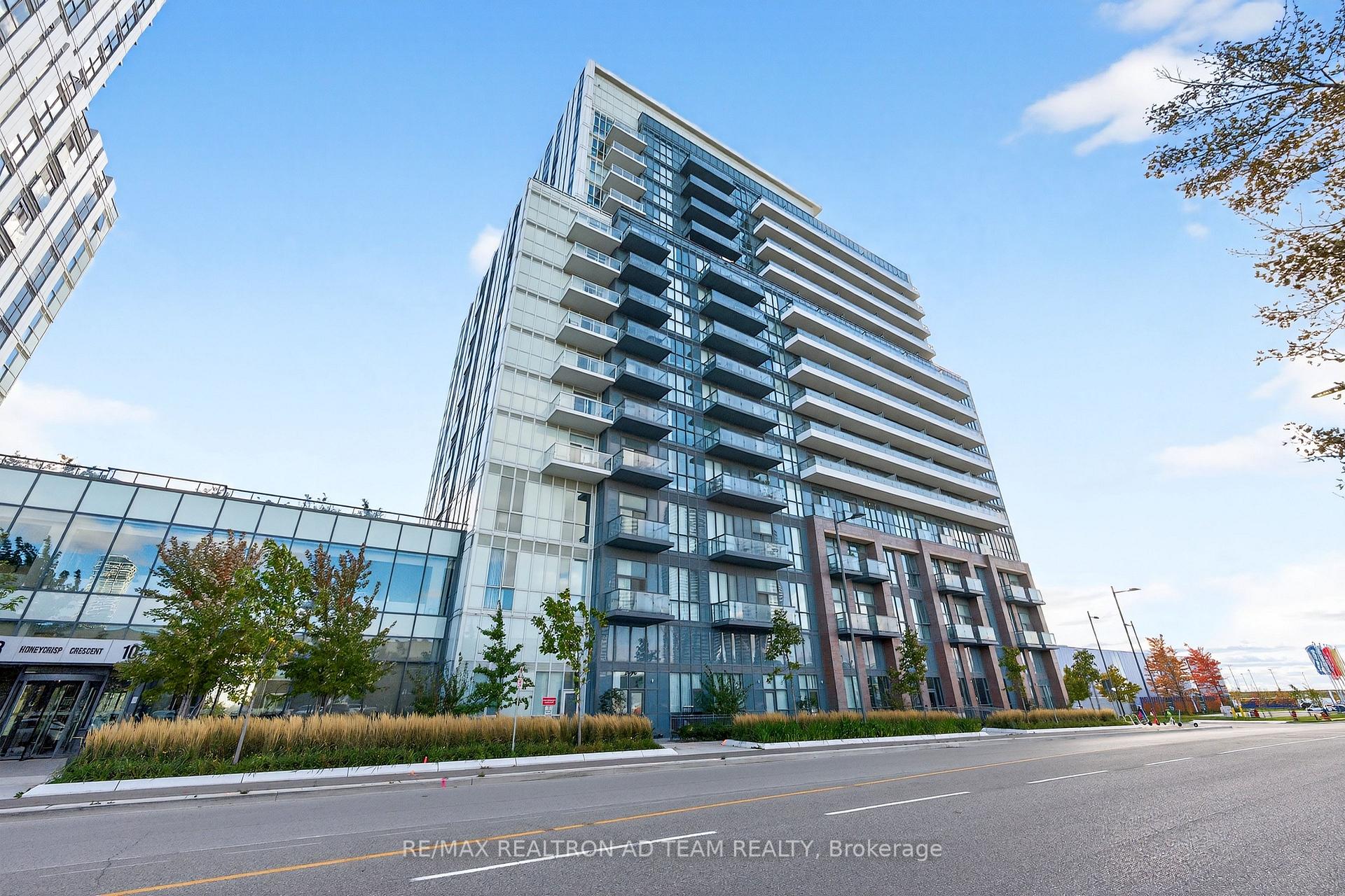 Front of Unit 717, 10 Honeycrisp Crescent