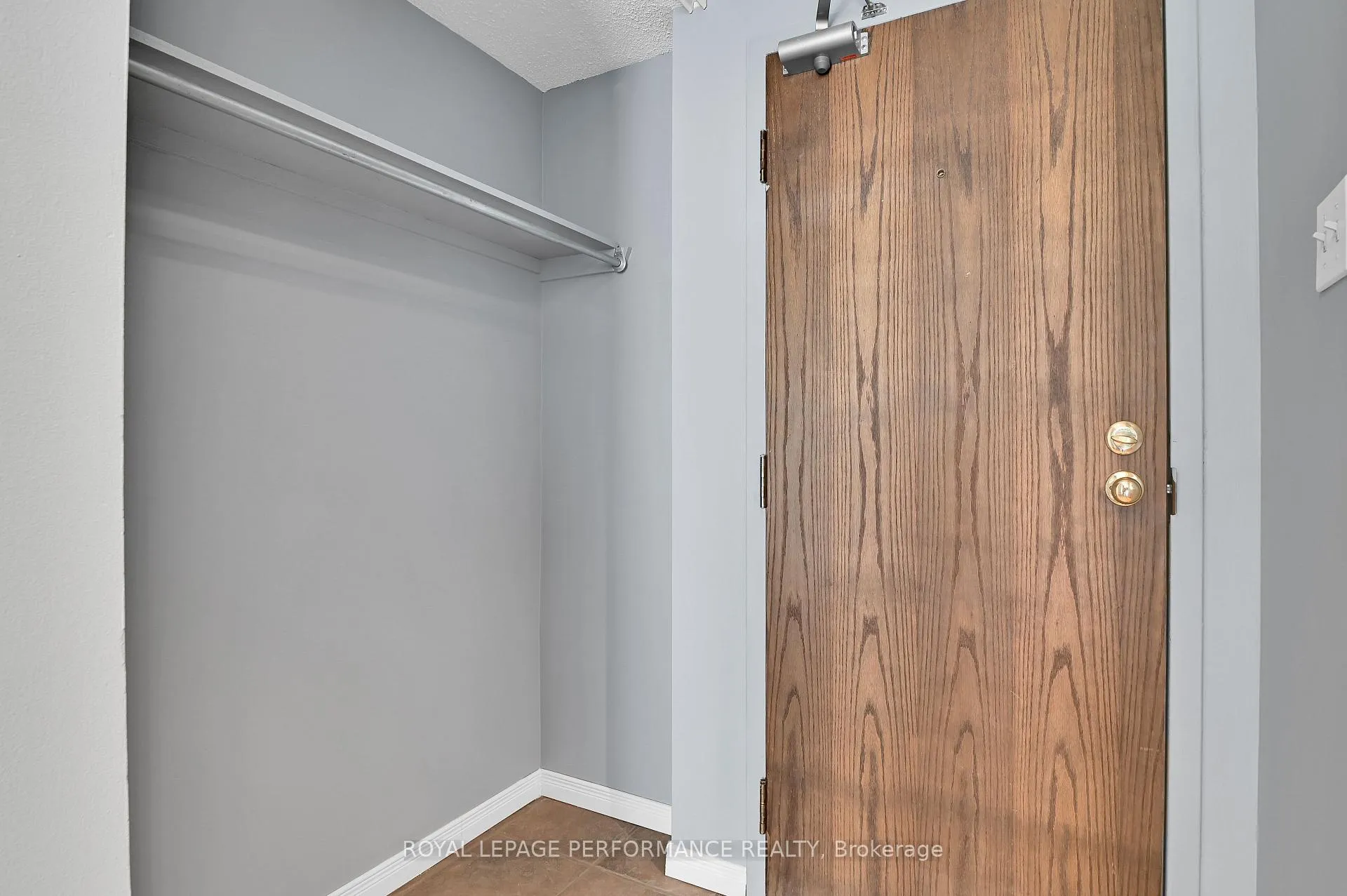 Photo 4 of Unit 501, 154 Nelson Street, Ottawa, Lower Town — HOMEH
