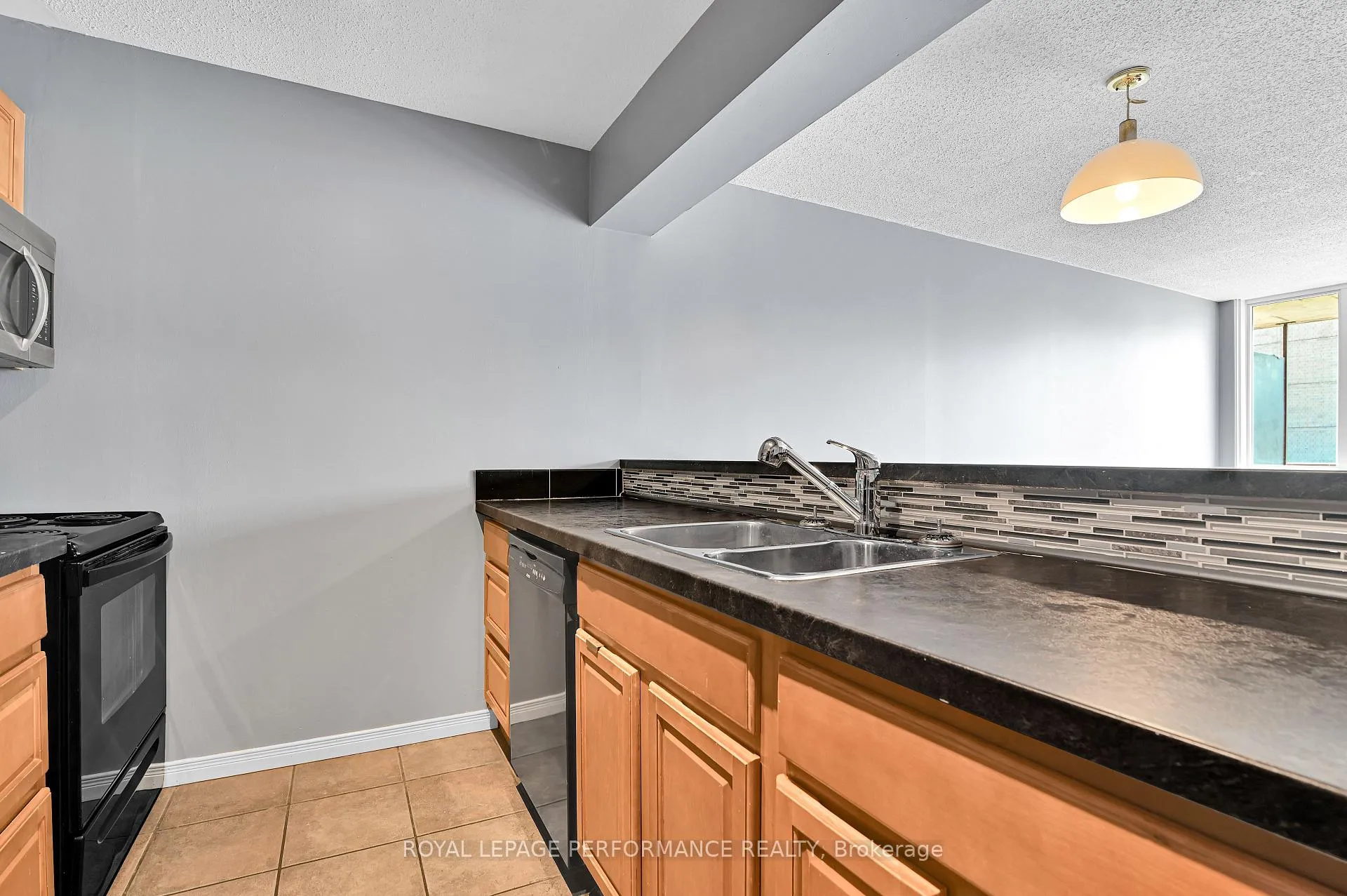 Photo 6 of Unit 501, 154 Nelson Street, Ottawa, Lower Town — HOMEH
