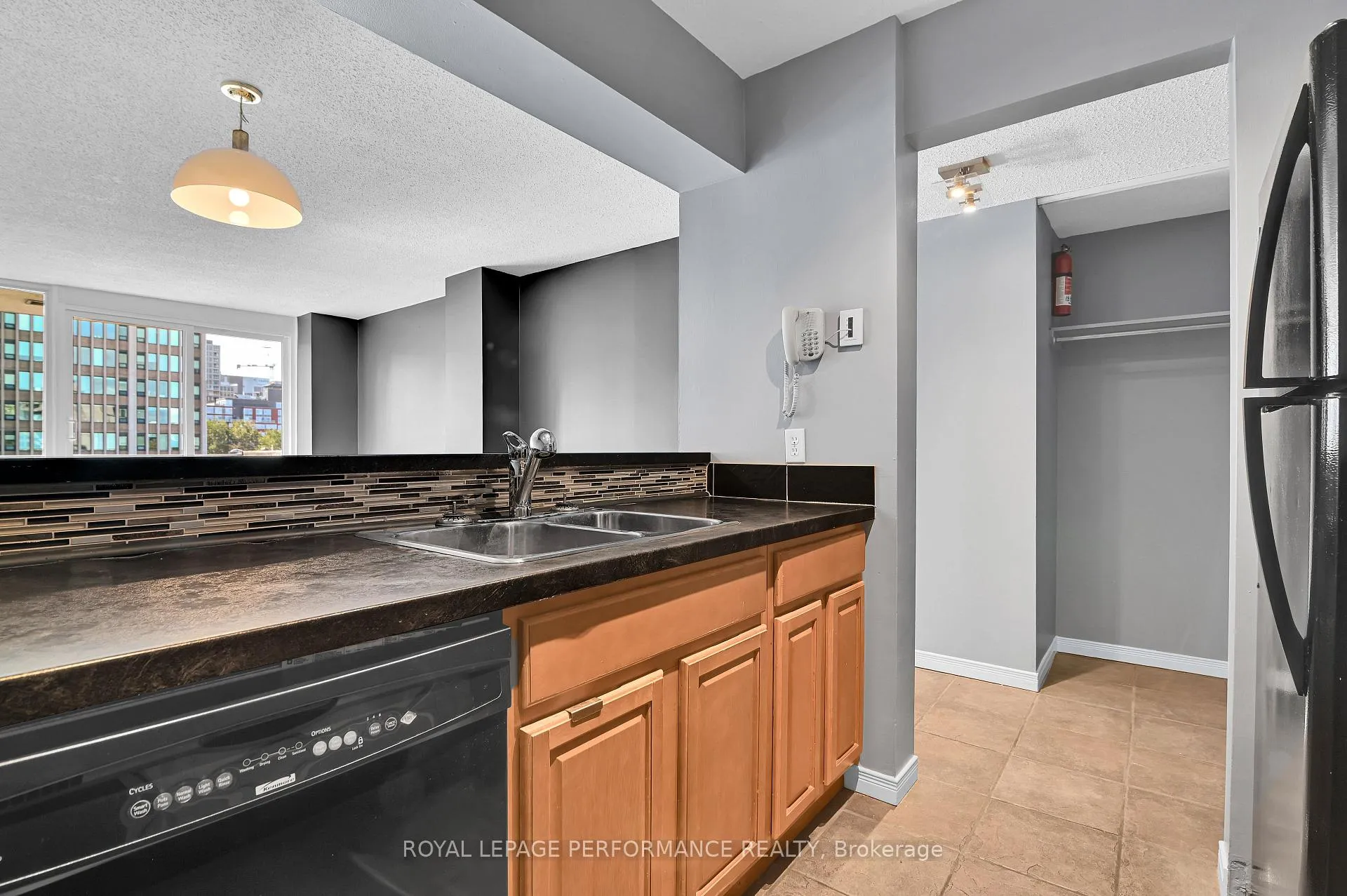 Photo 8 of Unit 501, 154 Nelson Street, Ottawa, Lower Town — HOMEH