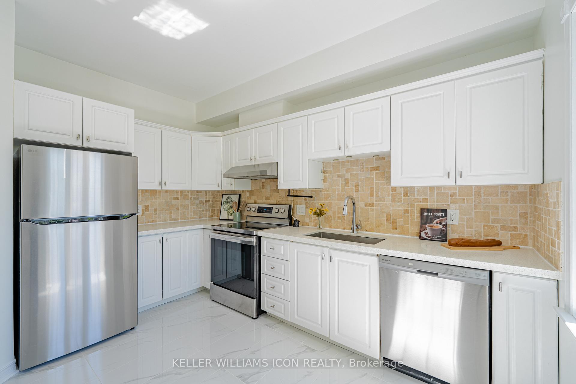 Photo 8 of 1309 Meadowlands Drive E, Ottawa, City View/Skyline/Fisher Heights/Parkwood Hills — HOMEH
