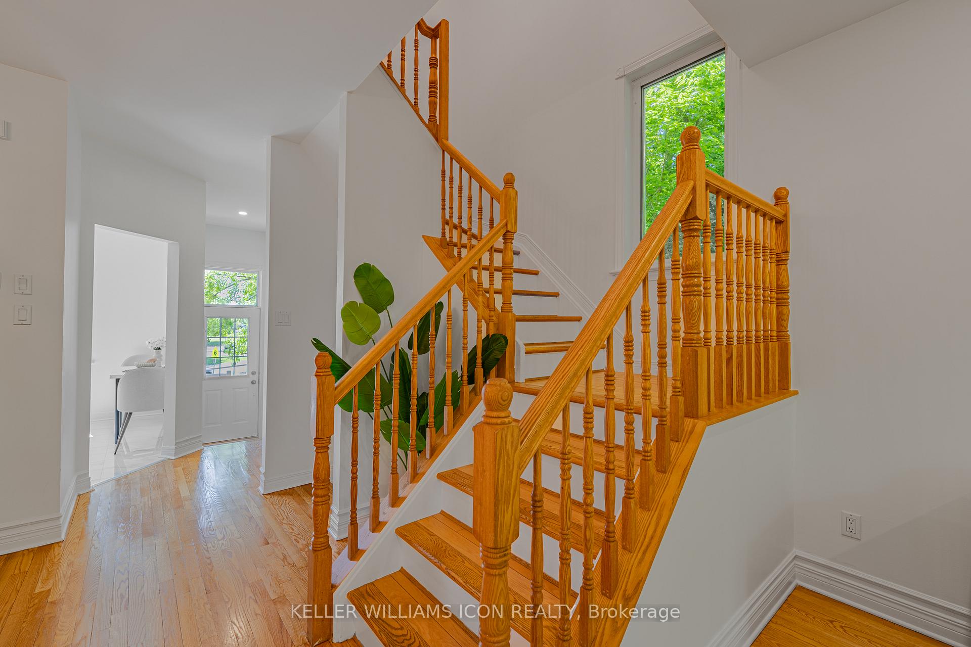 Photo 14 of 1309 Meadowlands Drive E, Ottawa, City View/Skyline/Fisher Heights/Parkwood Hills — HOMEH
