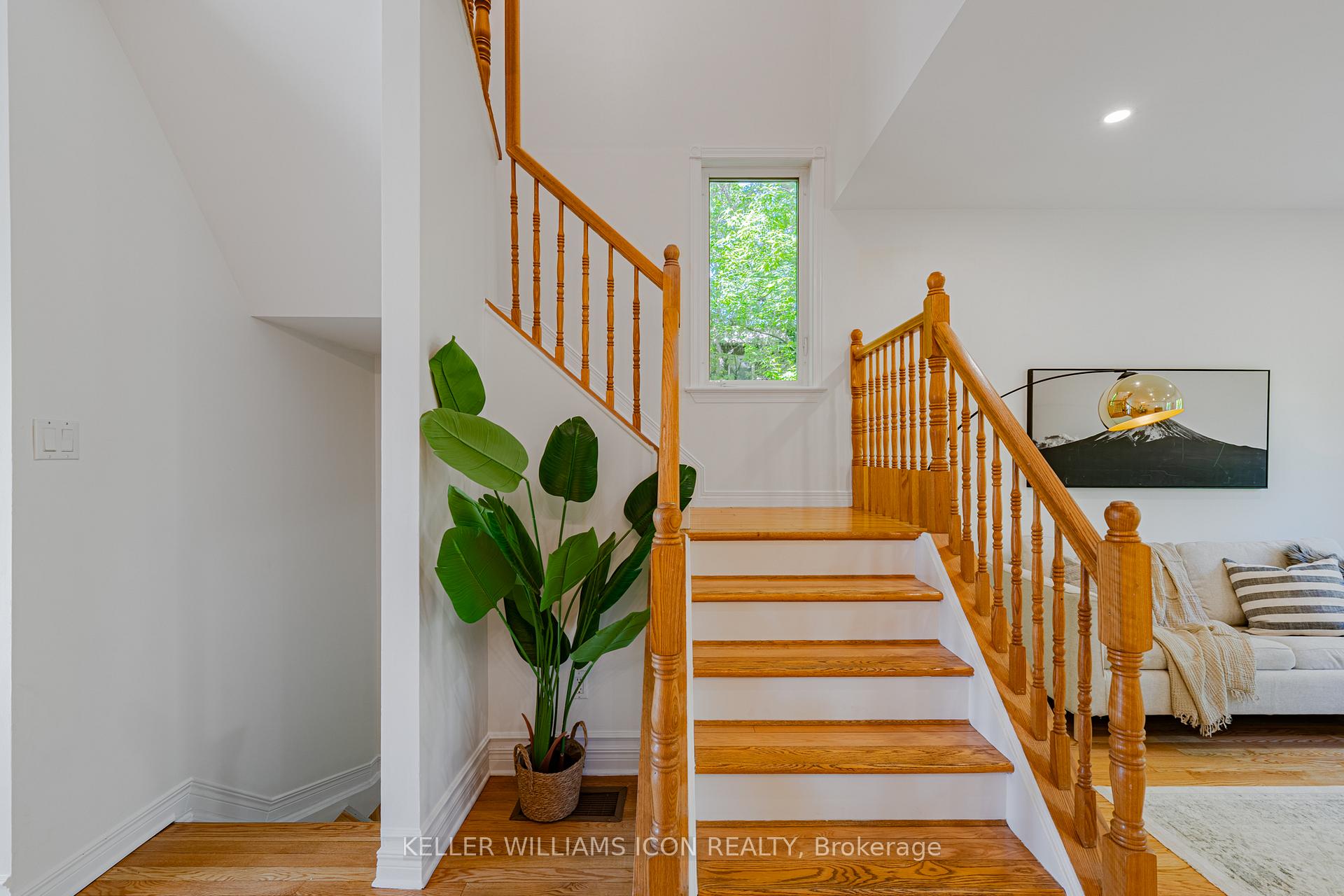 Photo 16 of 1309 Meadowlands Drive E, Ottawa, City View/Skyline/Fisher Heights/Parkwood Hills — HOMEH