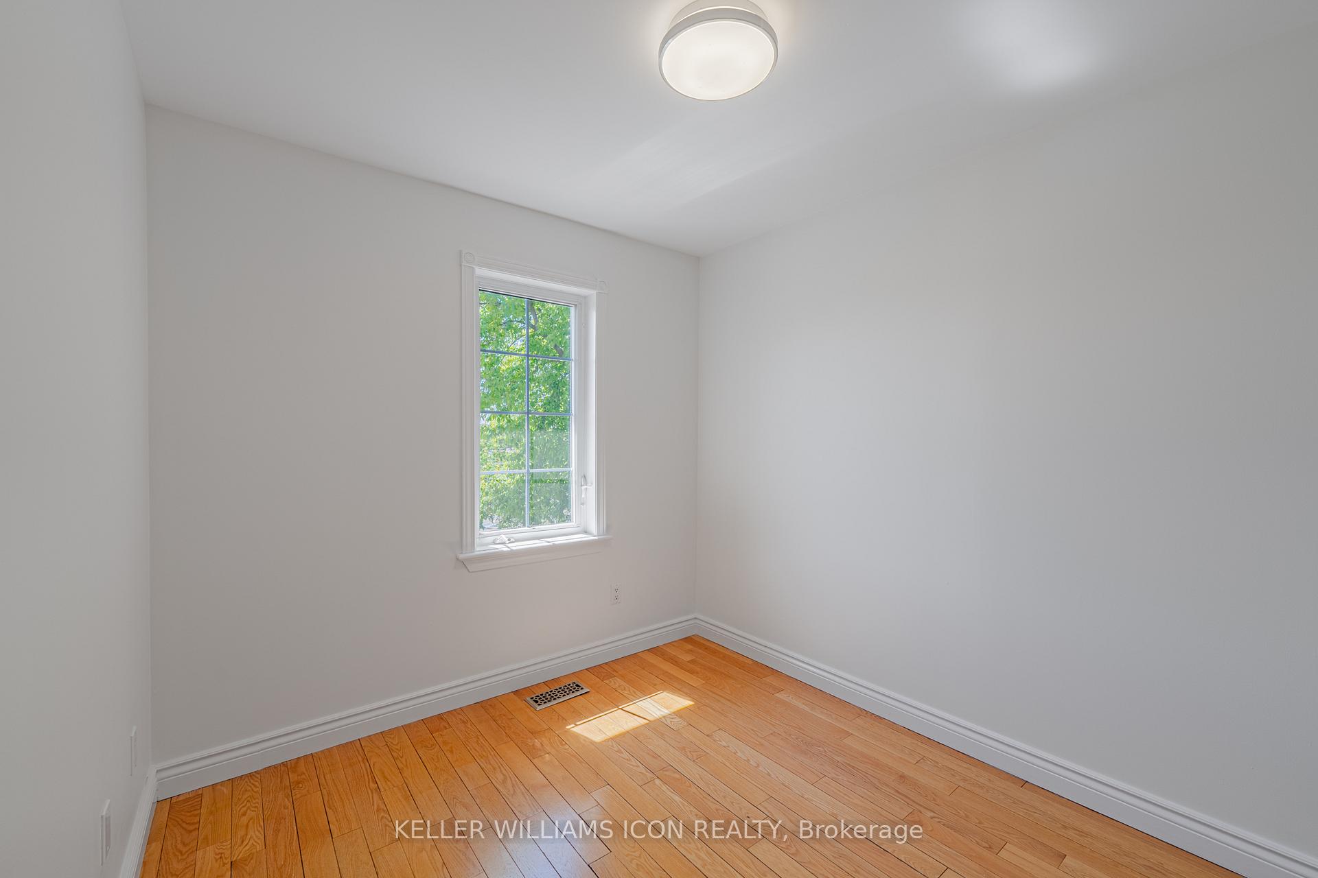 Photo 21 of 1309 Meadowlands Drive E, Ottawa, City View/Skyline/Fisher Heights/Parkwood Hills — HOMEH