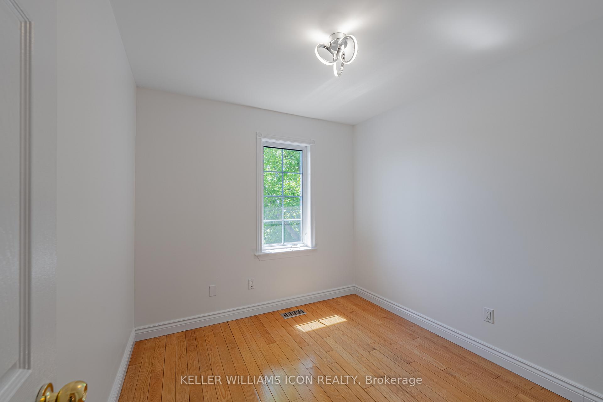 Photo 30 of 1309 Meadowlands Drive E, Ottawa, City View/Skyline/Fisher Heights/Parkwood Hills — HOMEH