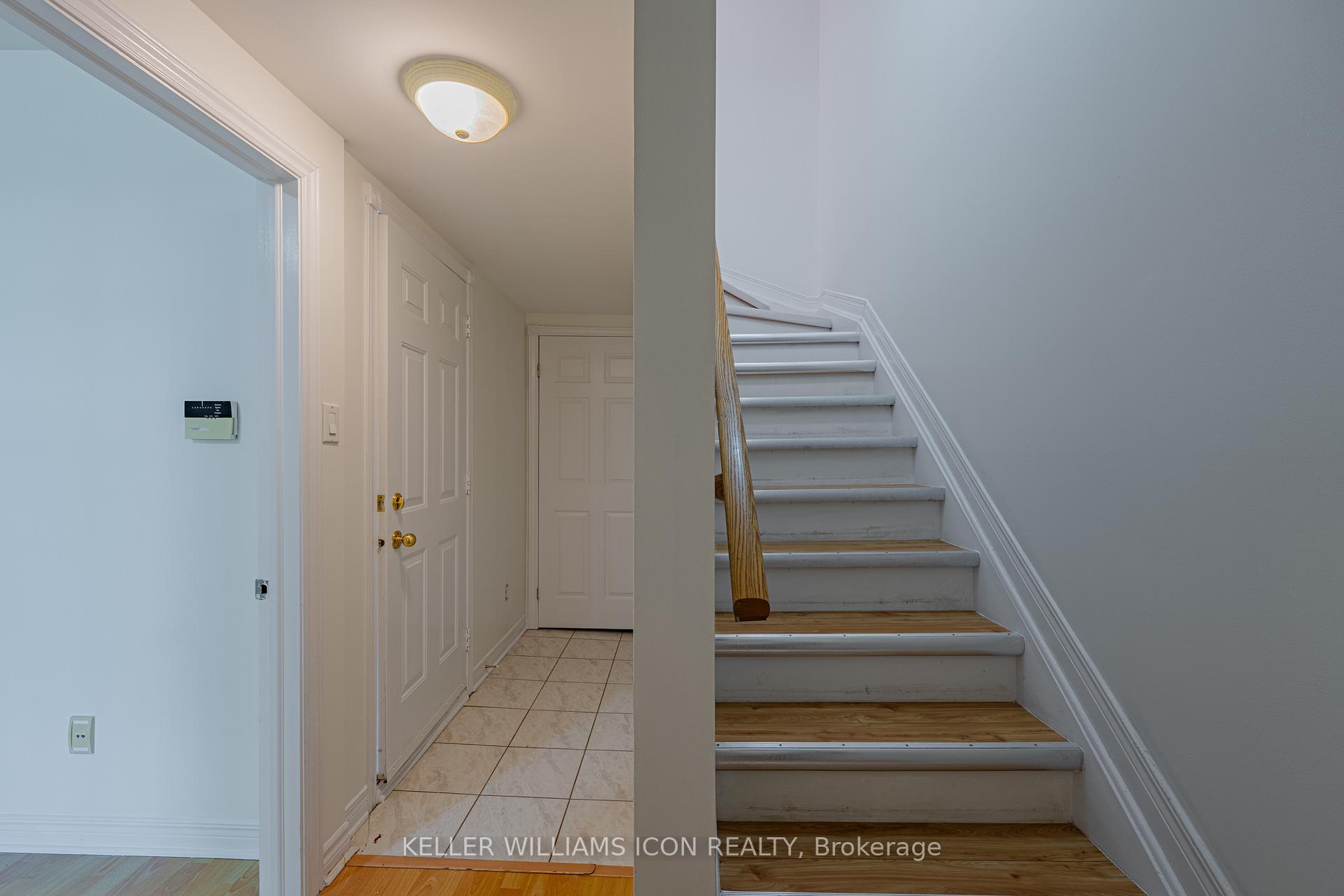 Photo 31 of 1309 Meadowlands Drive E, Ottawa, City View/Skyline/Fisher Heights/Parkwood Hills — HOMEH