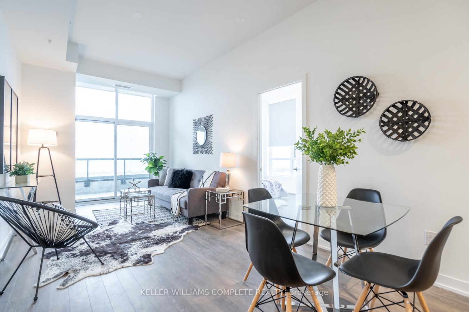 Photo 1 of Unit 913, 550 North Service Road, Grimsby, Grimsby Beach — HOMEH