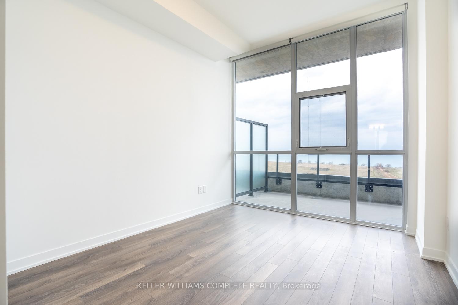 Photo 19 of Unit 913, 550 North Service Road, Grimsby, Grimsby Beach — HOMEH