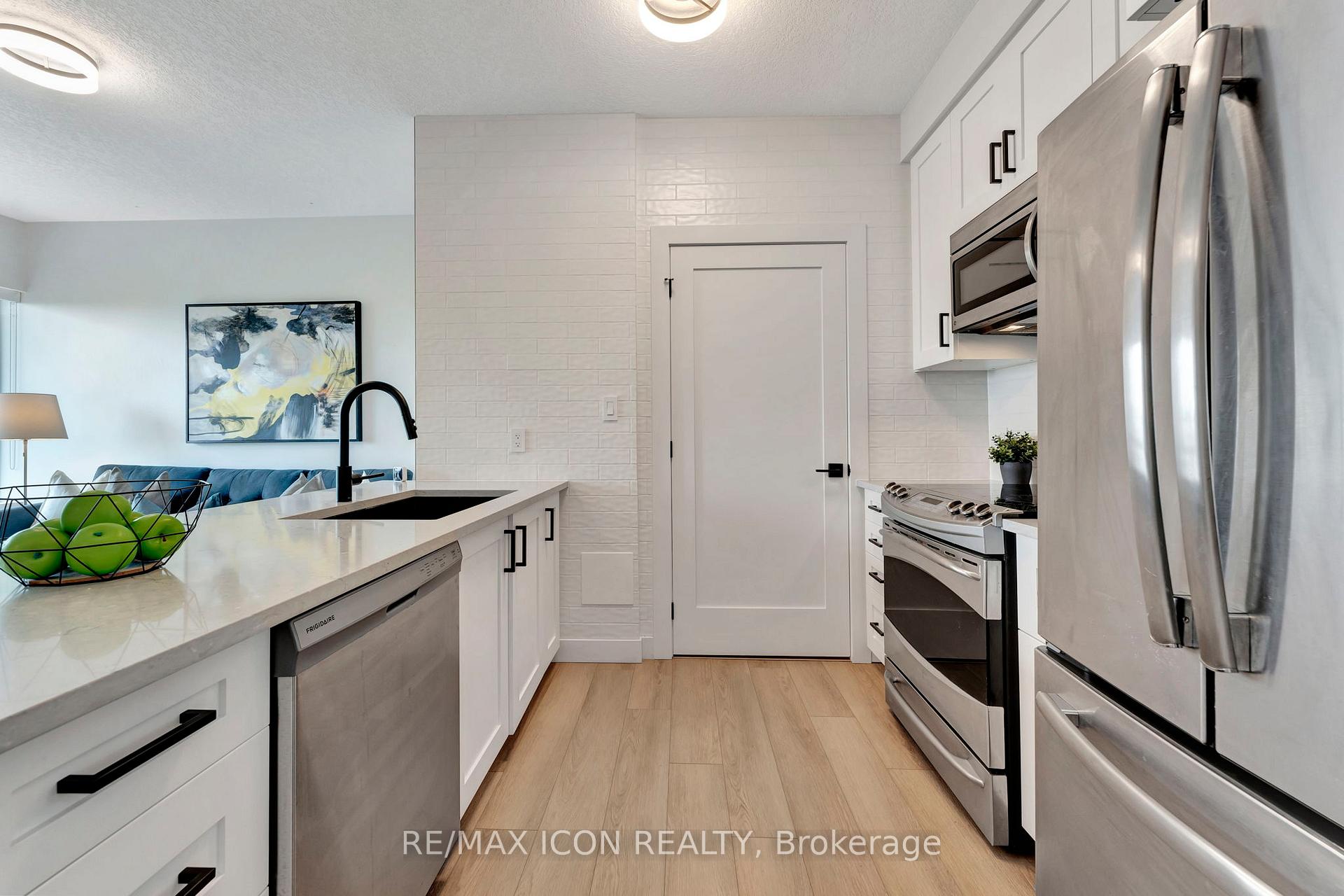 Photo 10 of Unit 1107, 170 Water Street N, Cambridge — HOMEH