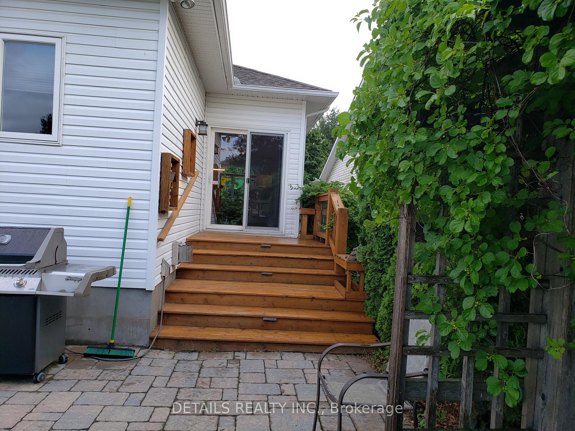 Photo 32 of 1163 Meadowcroft Crescent, Ottawa, Carson Grove — HOMEH