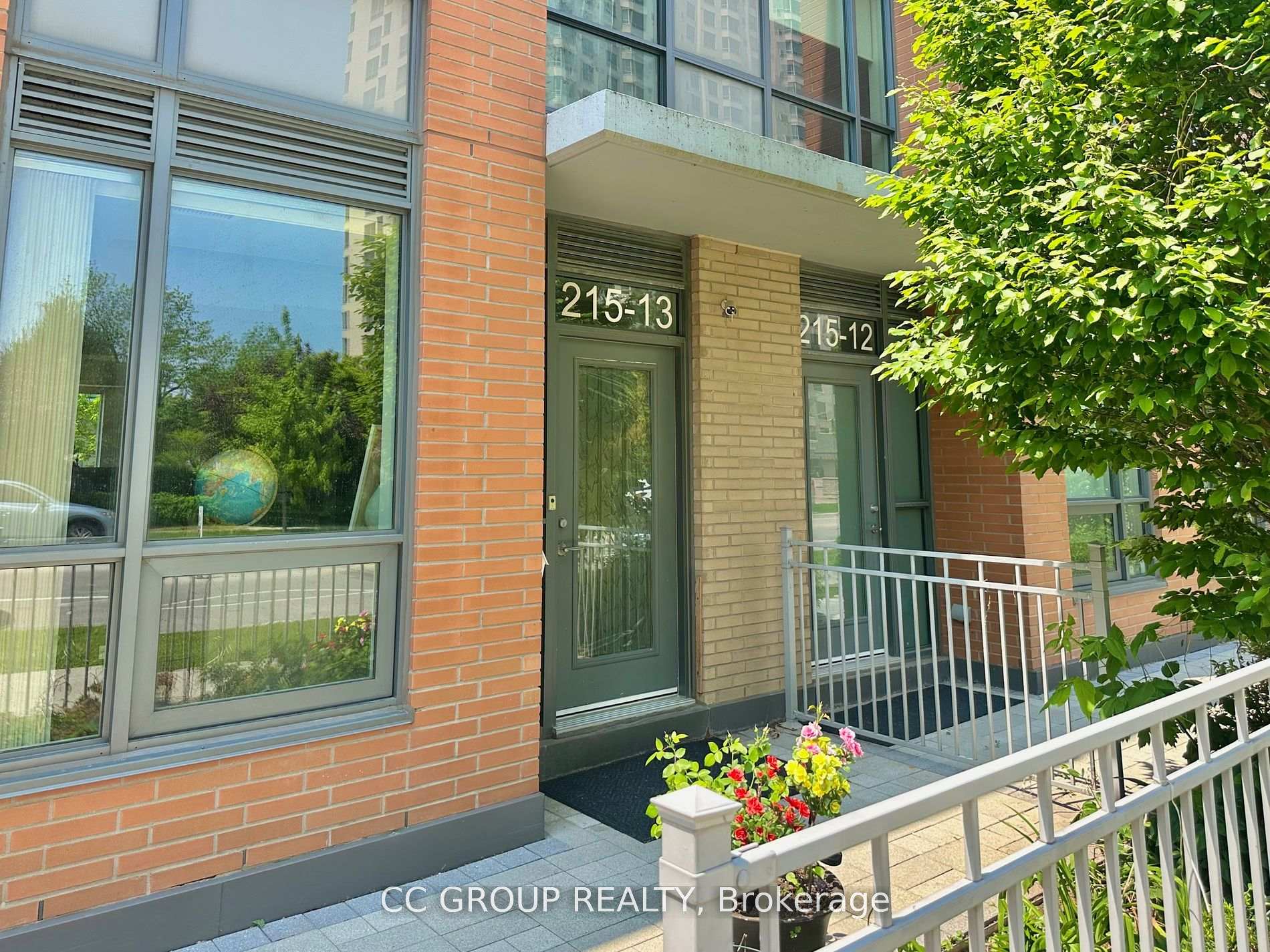 Photo 2 of Unit Th13, 215 Bonis Avenue, Scarborough, Tam O'Shanter-Sullivan — HOMEH